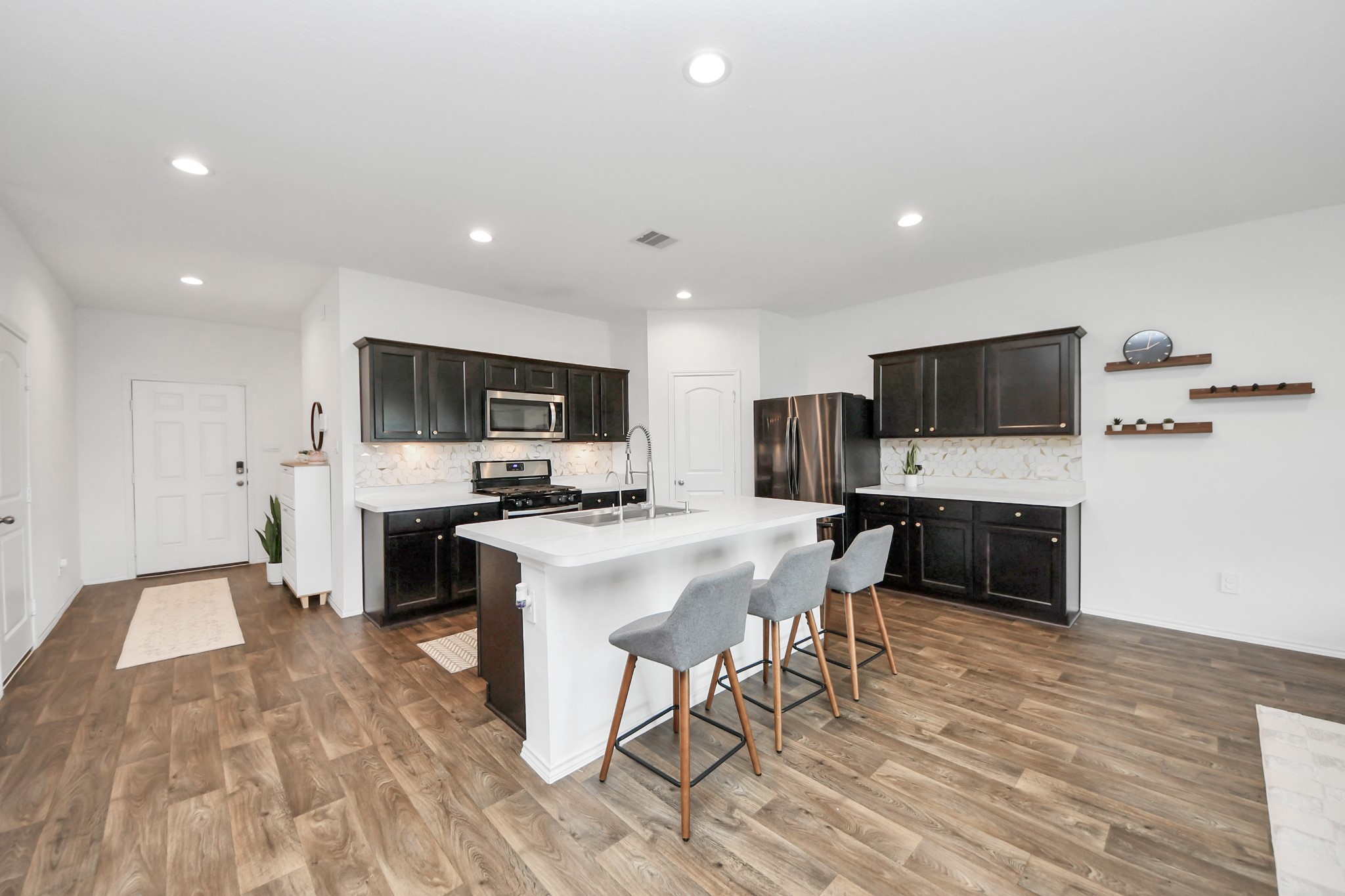 5322 Shady Olive Street Property Photo 4