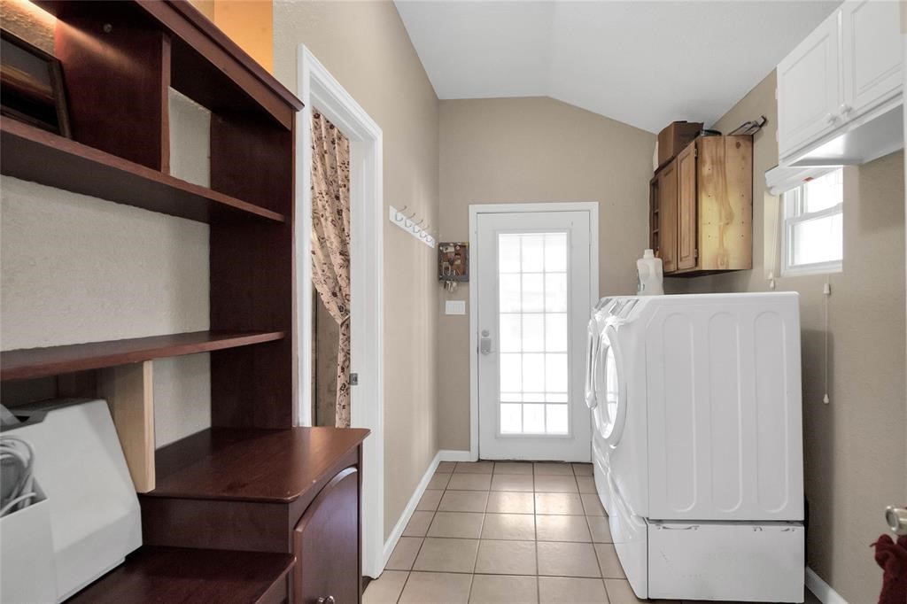 8303 Galler Road Property Photo 12