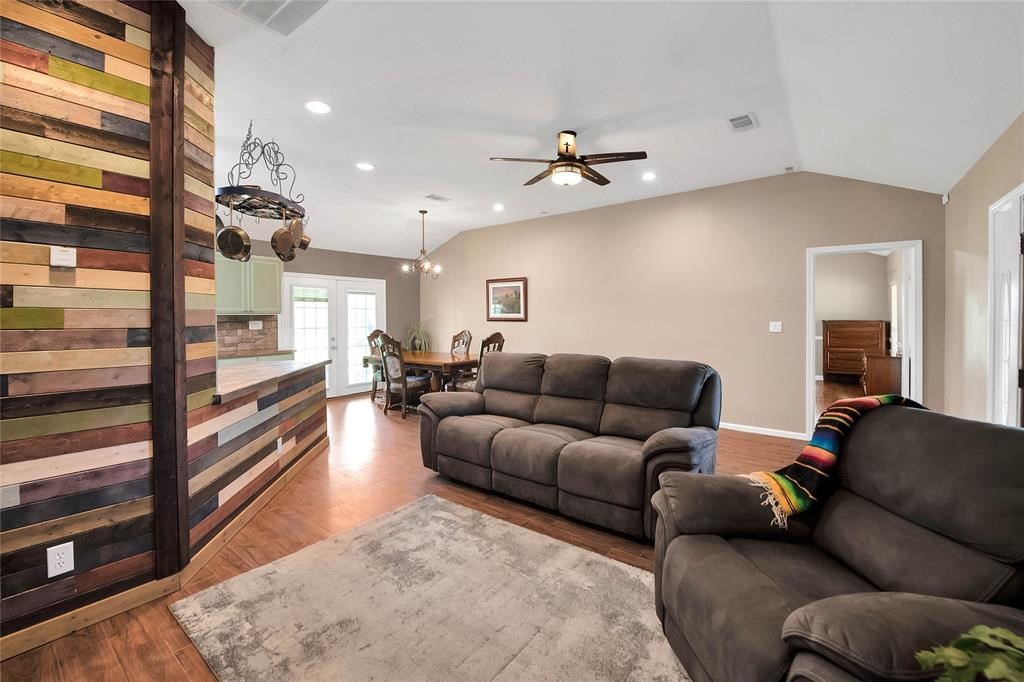 8303 Galler Road Property Photo 13