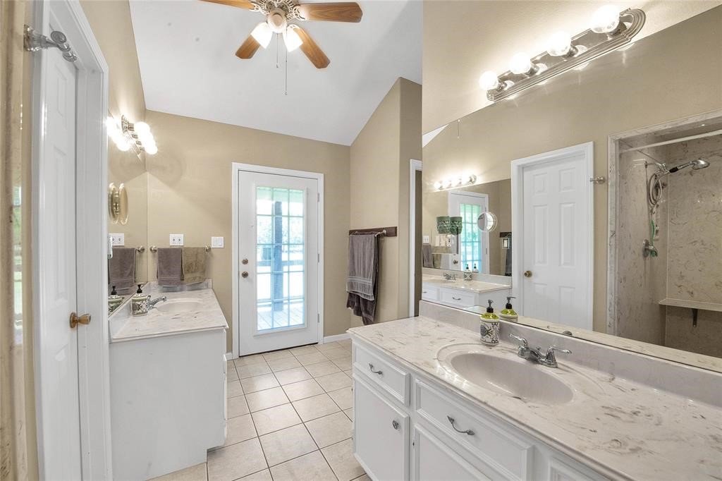8303 Galler Road Property Photo 16