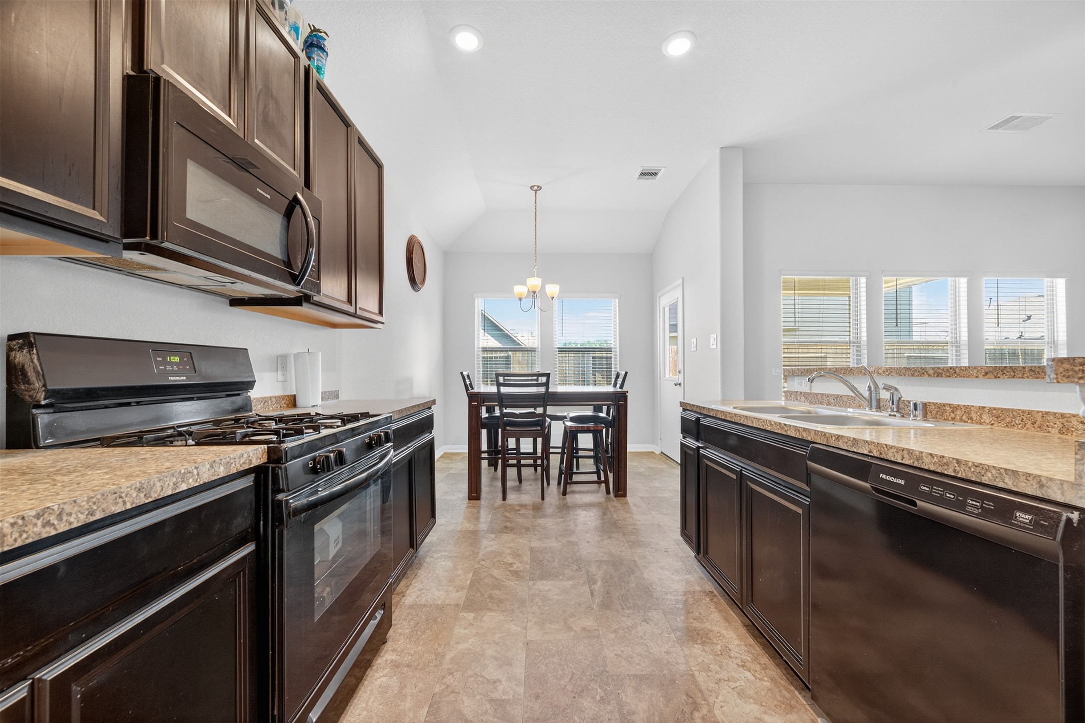 7615 Nevaeh Crest Path Property Photo 16