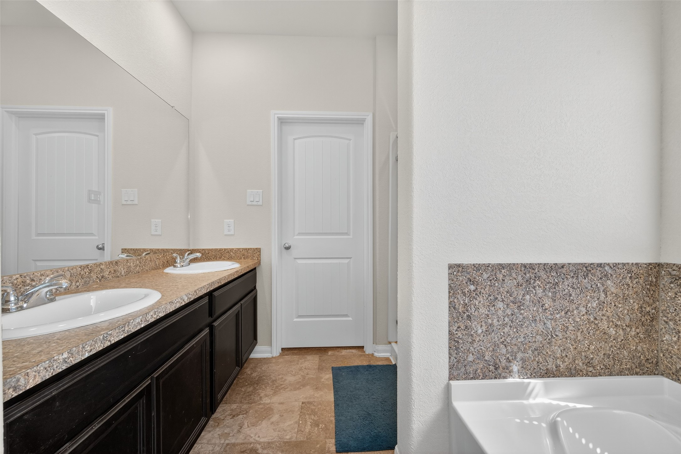 7615 Nevaeh Crest Path Property Photo 31