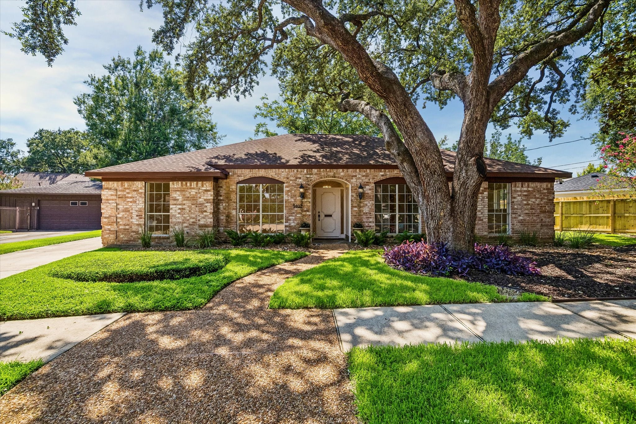 9402 Brig O Doon Circle Property Photo 1