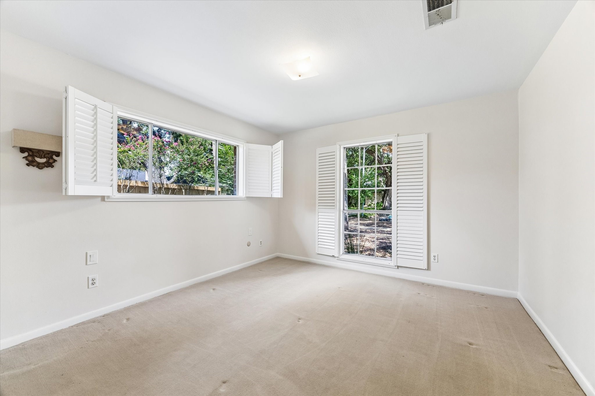 9402 Brig O Doon Circle Property Photo 4