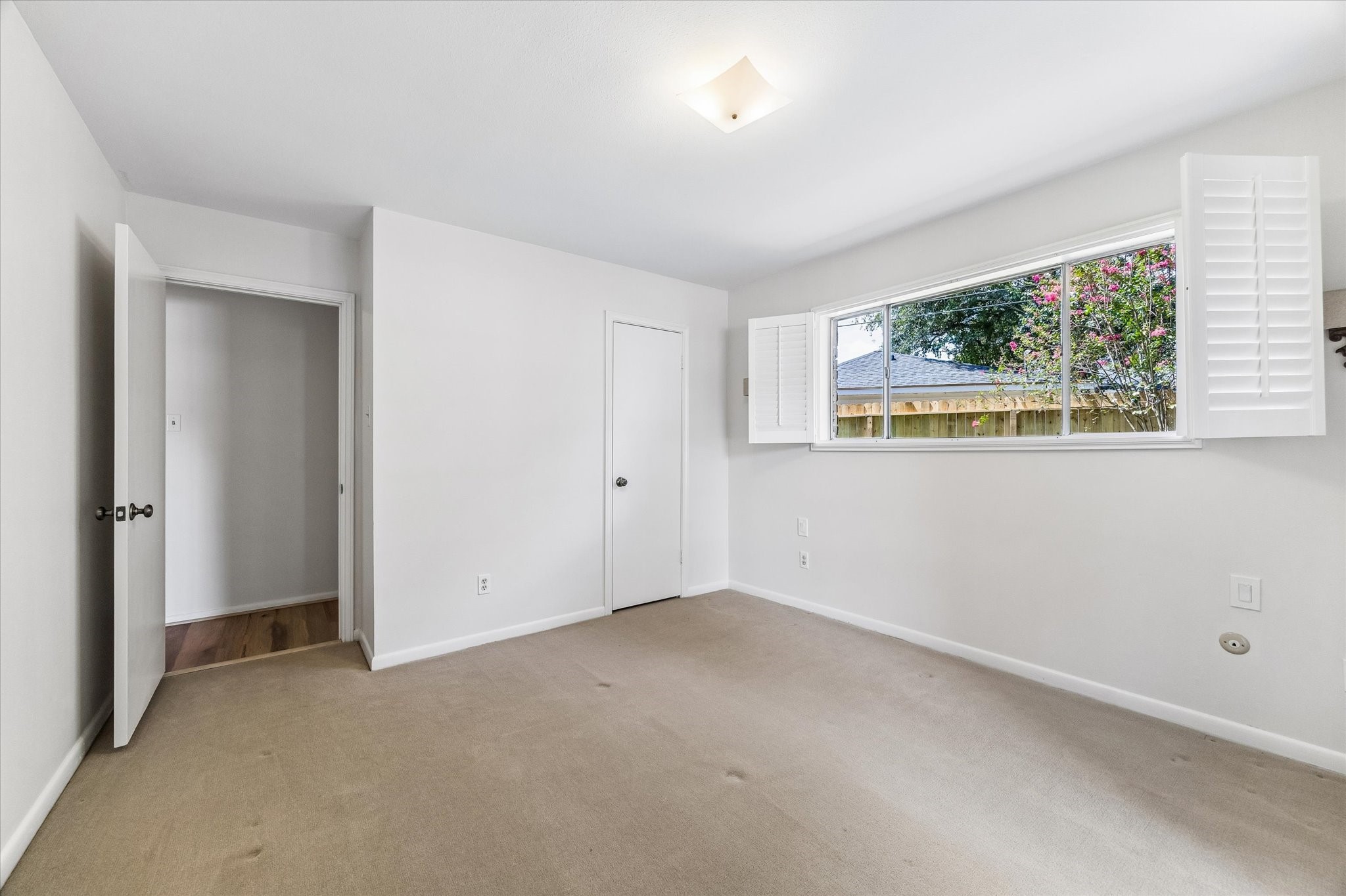 9402 Brig O Doon Circle Property Photo 5