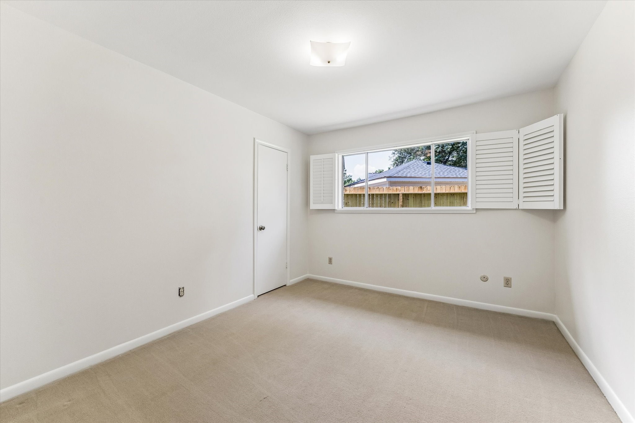 9402 Brig O Doon Circle Property Photo 8