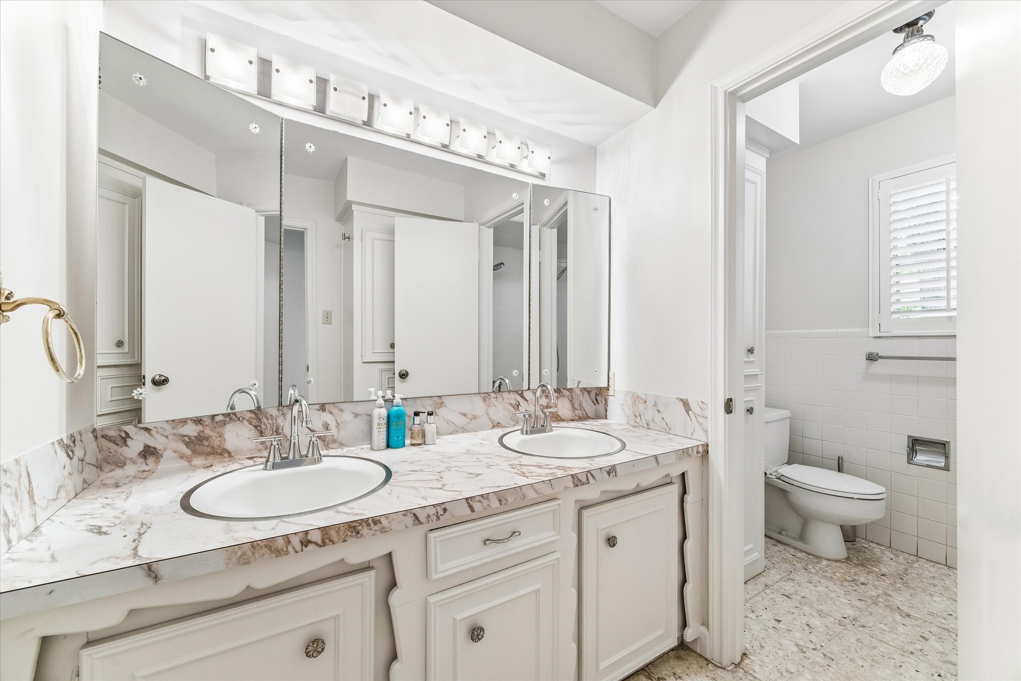 9402 Brig O Doon Circle Property Photo 9