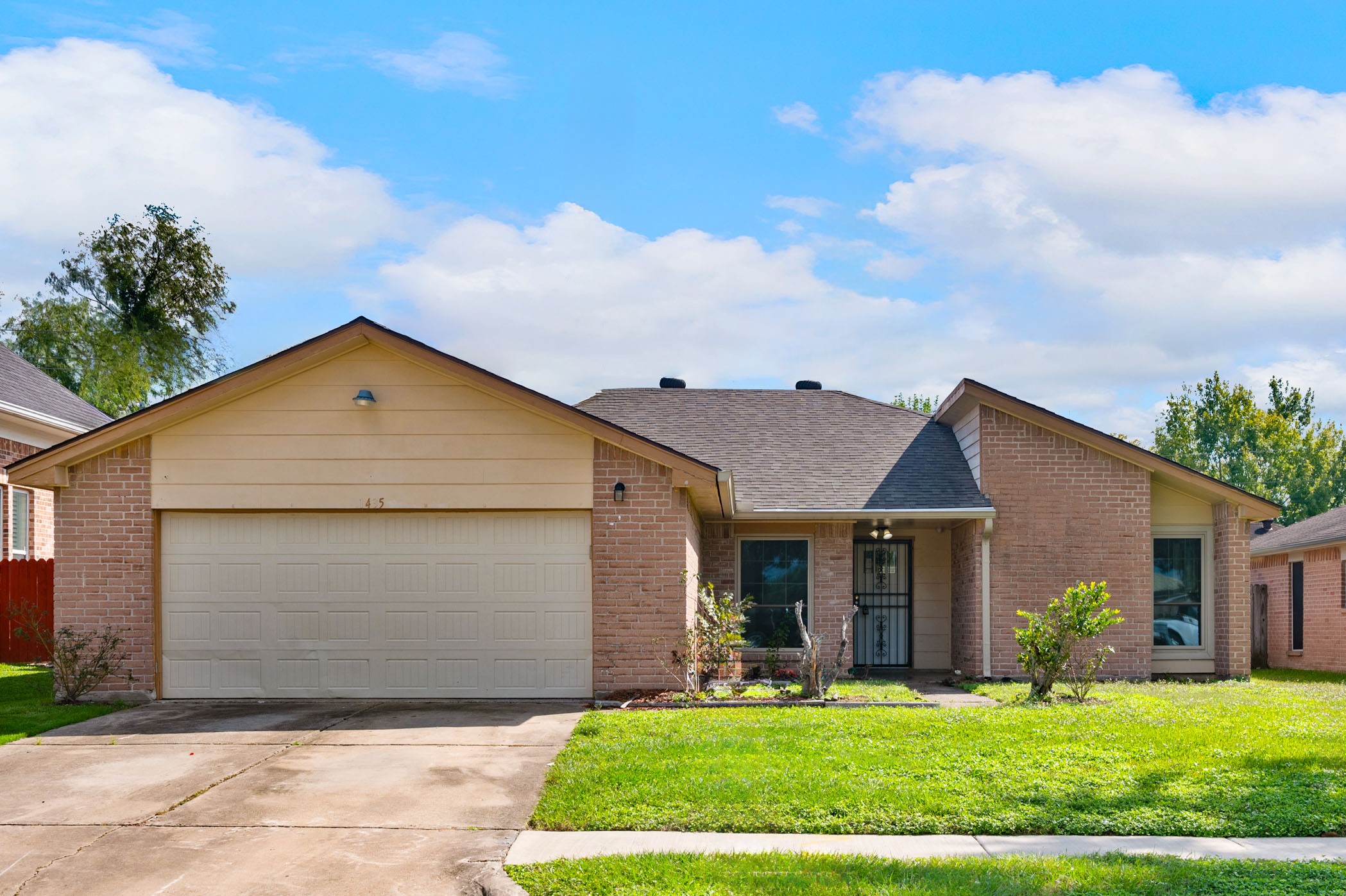 1435 Lazy Spring Drive Property Photo 1