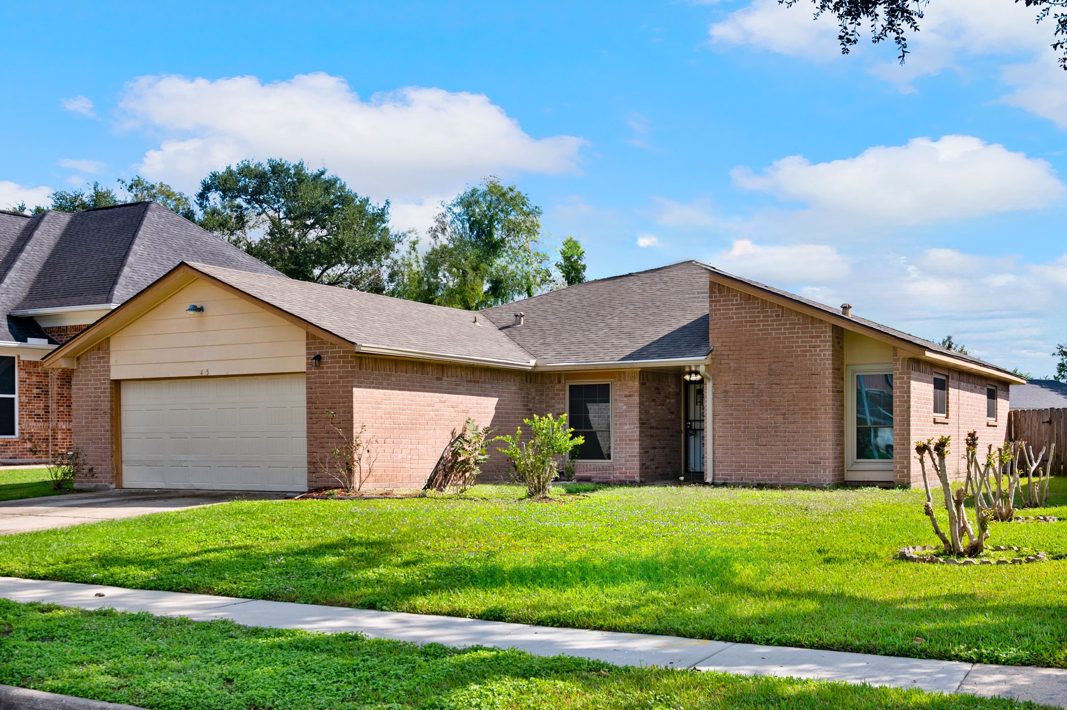1435 Lazy Spring Drive Property Photo 2