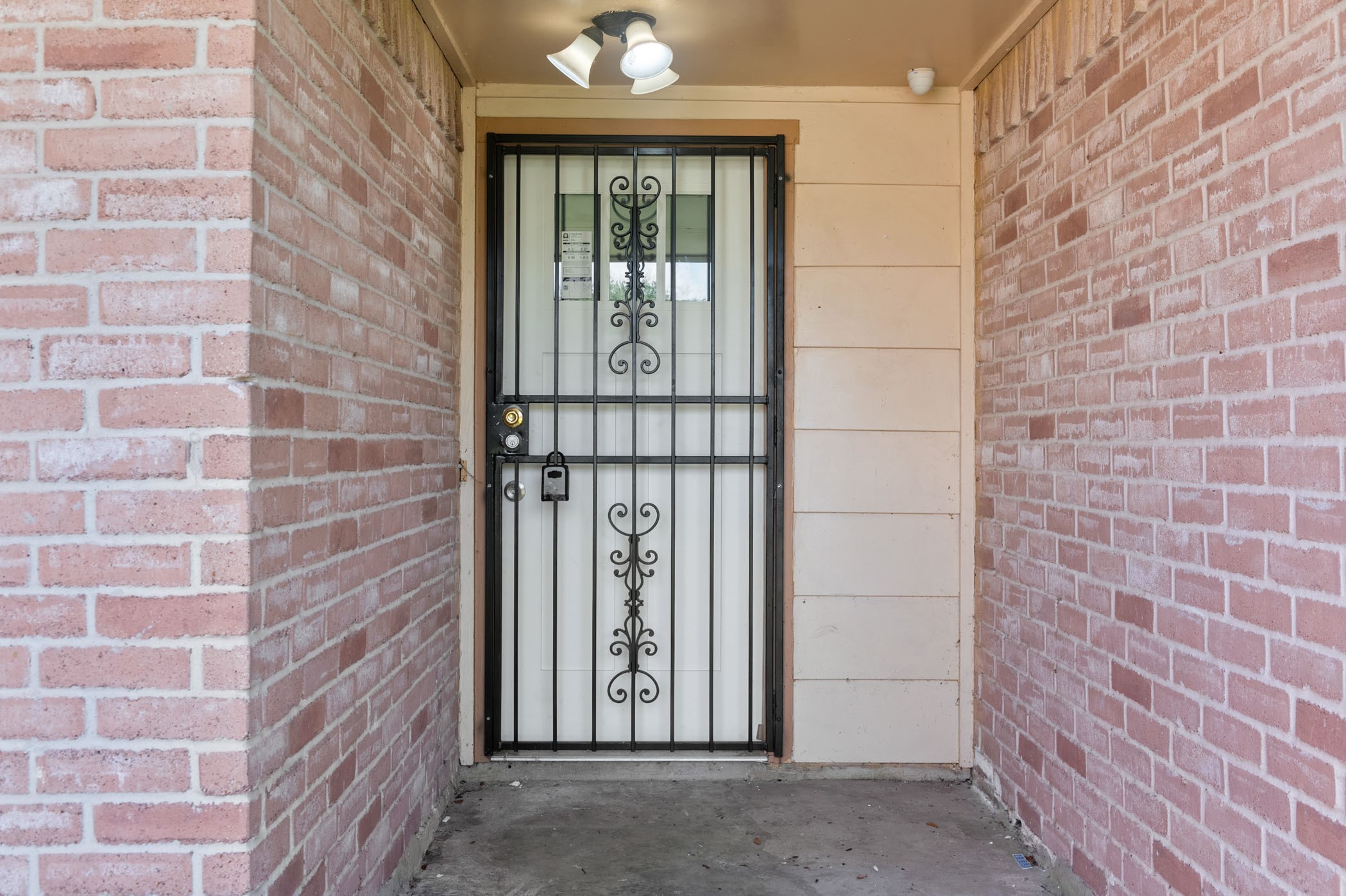 1435 Lazy Spring Drive Property Photo 3