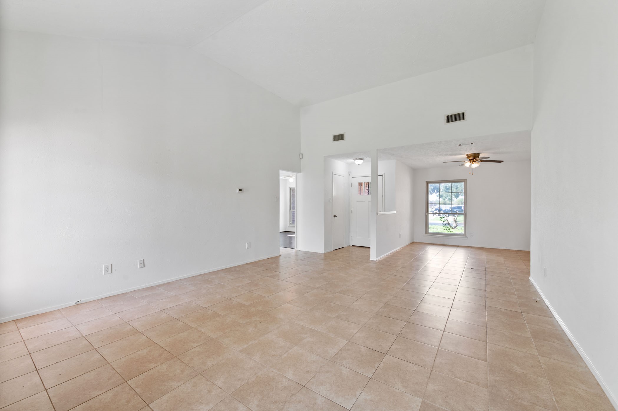 1435 Lazy Spring Drive Property Photo 5