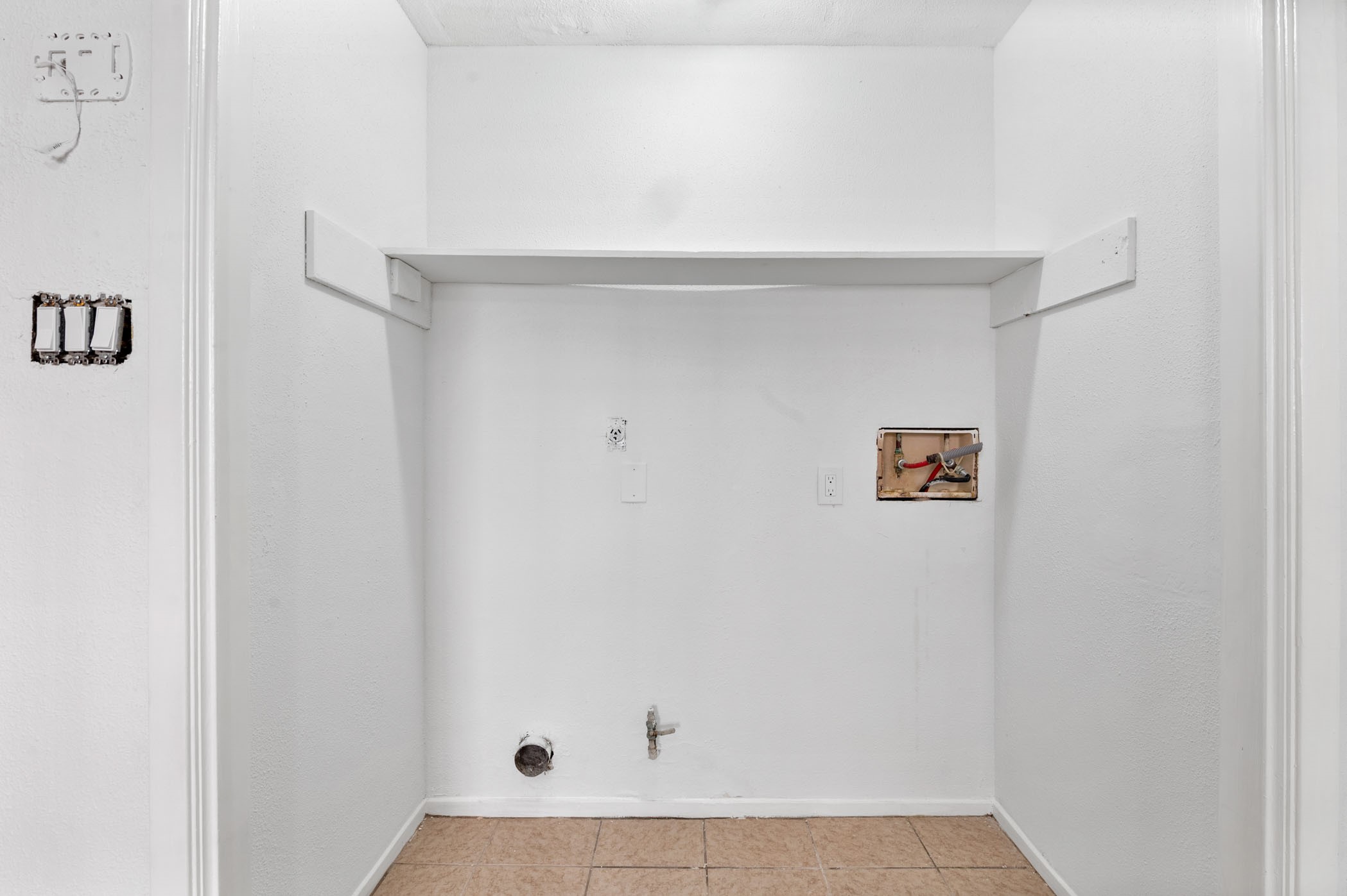 1435 Lazy Spring Drive Property Photo 8
