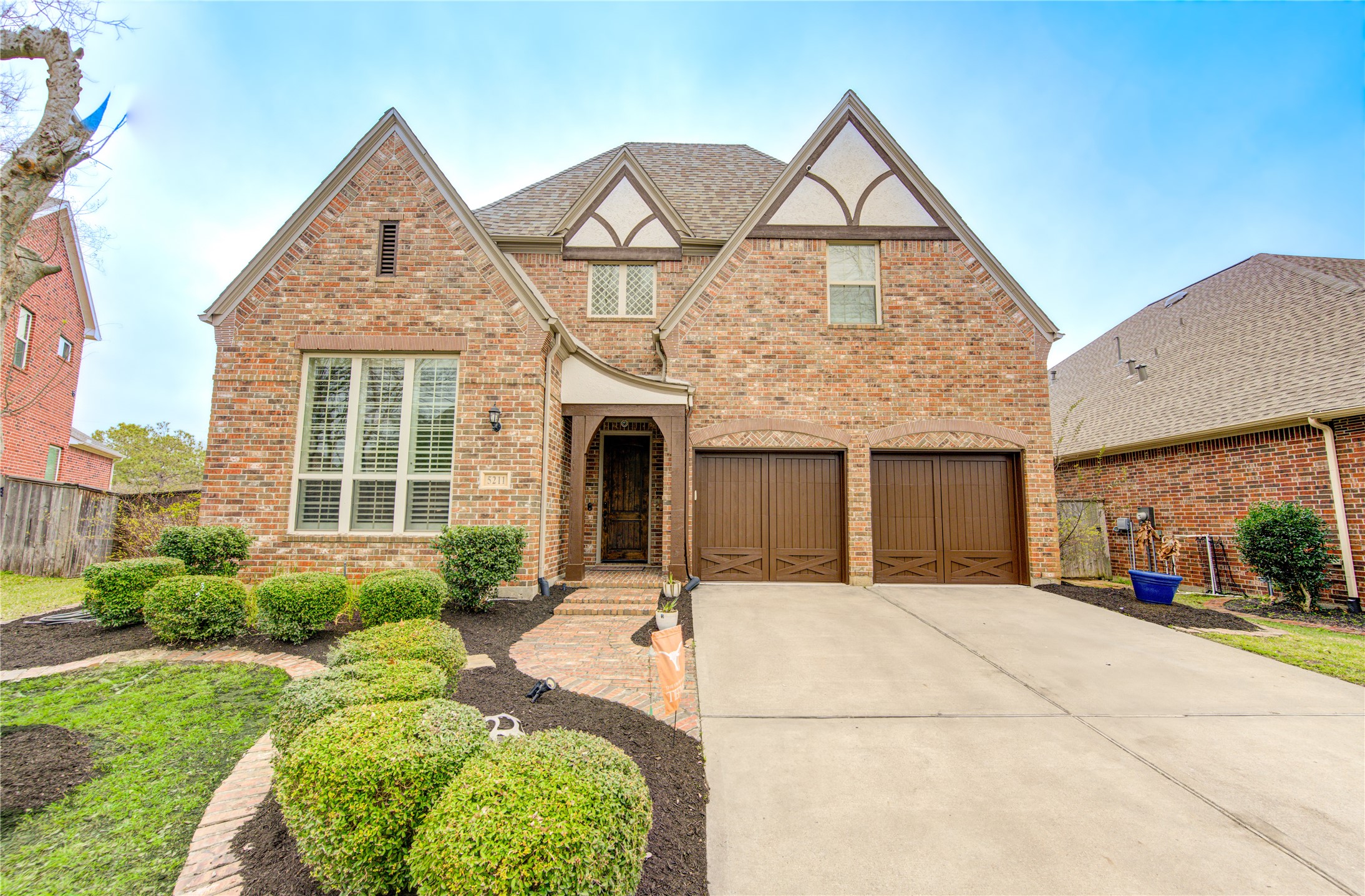 5211 Jackson Park Lane Property Photo 1