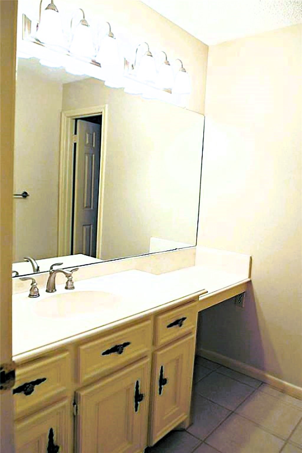 312 Champions Colony Iii Property Photo 10