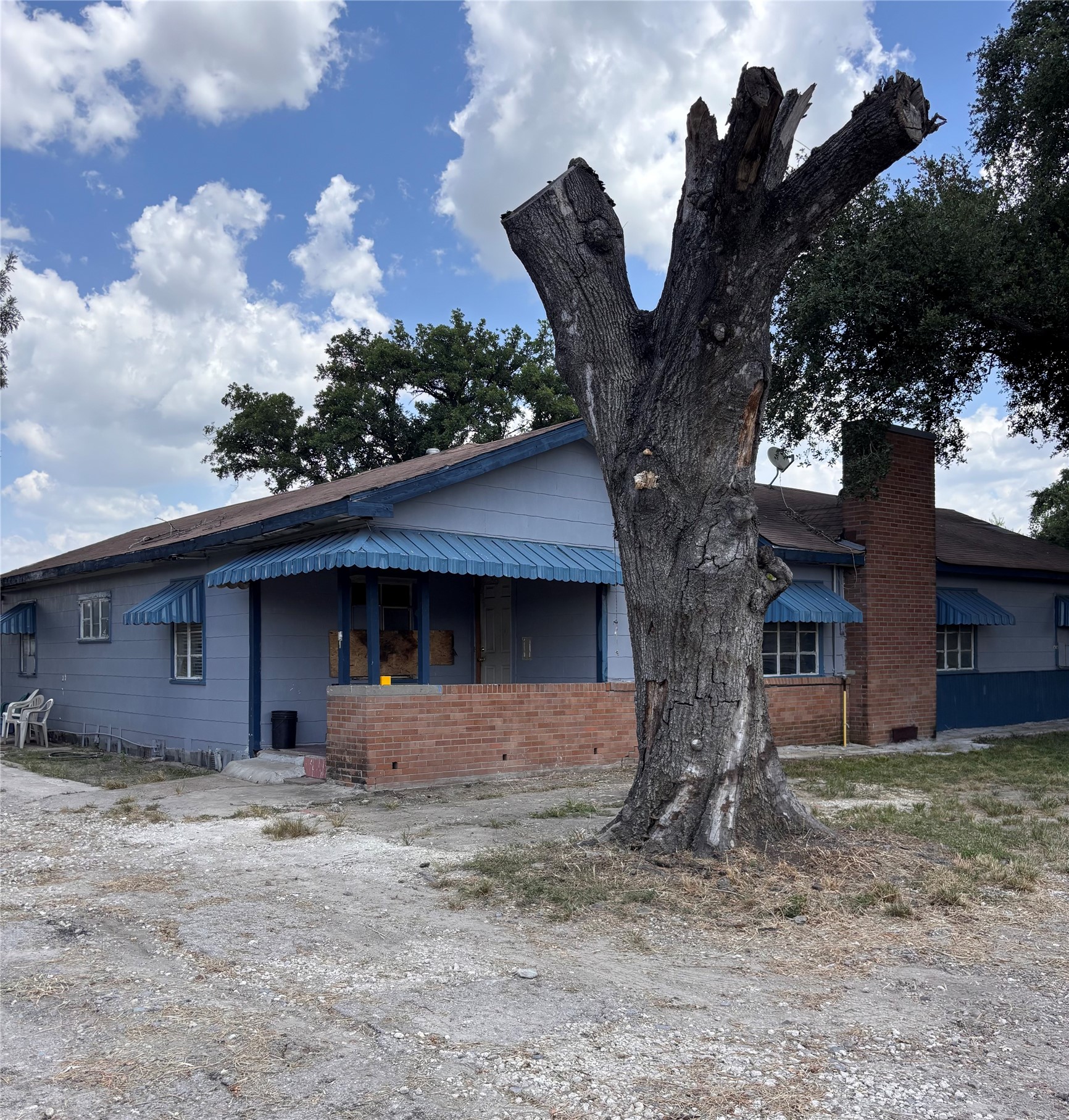 7805 Almeda Genoa Road Property Photo