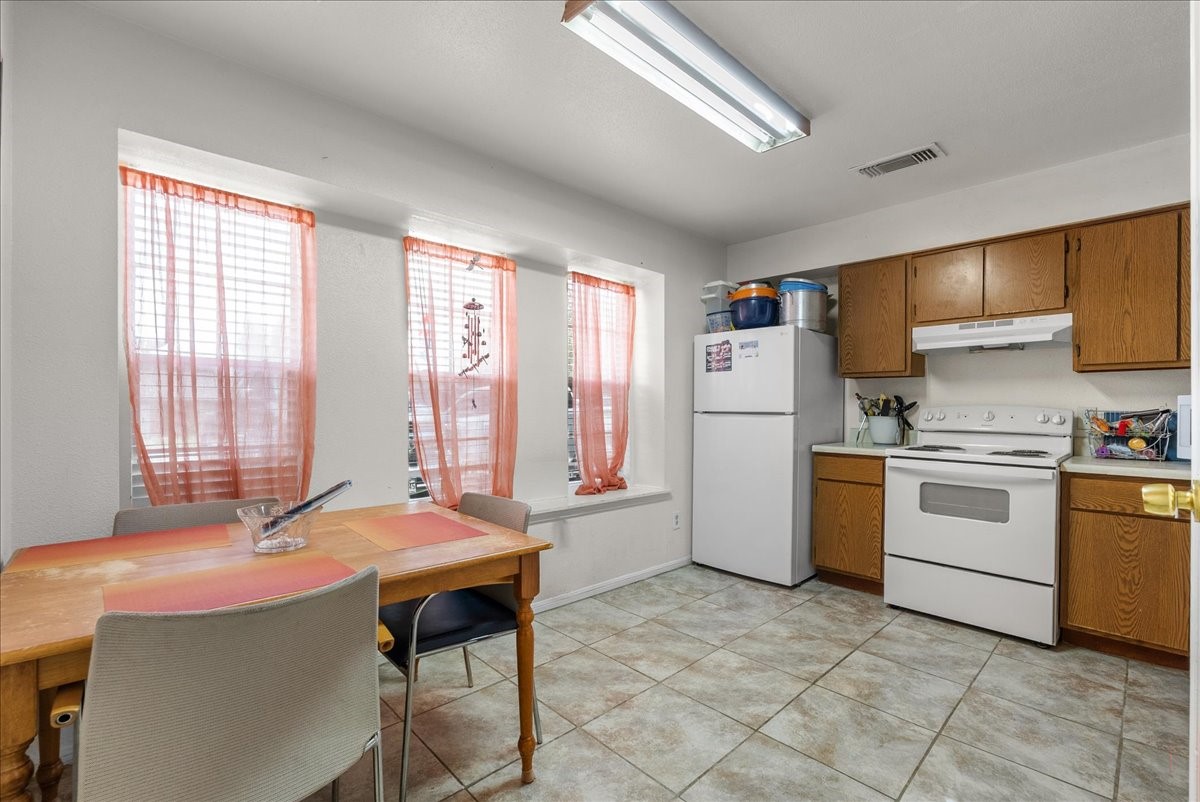 6602 Tamar Drive A B Property Photo 7