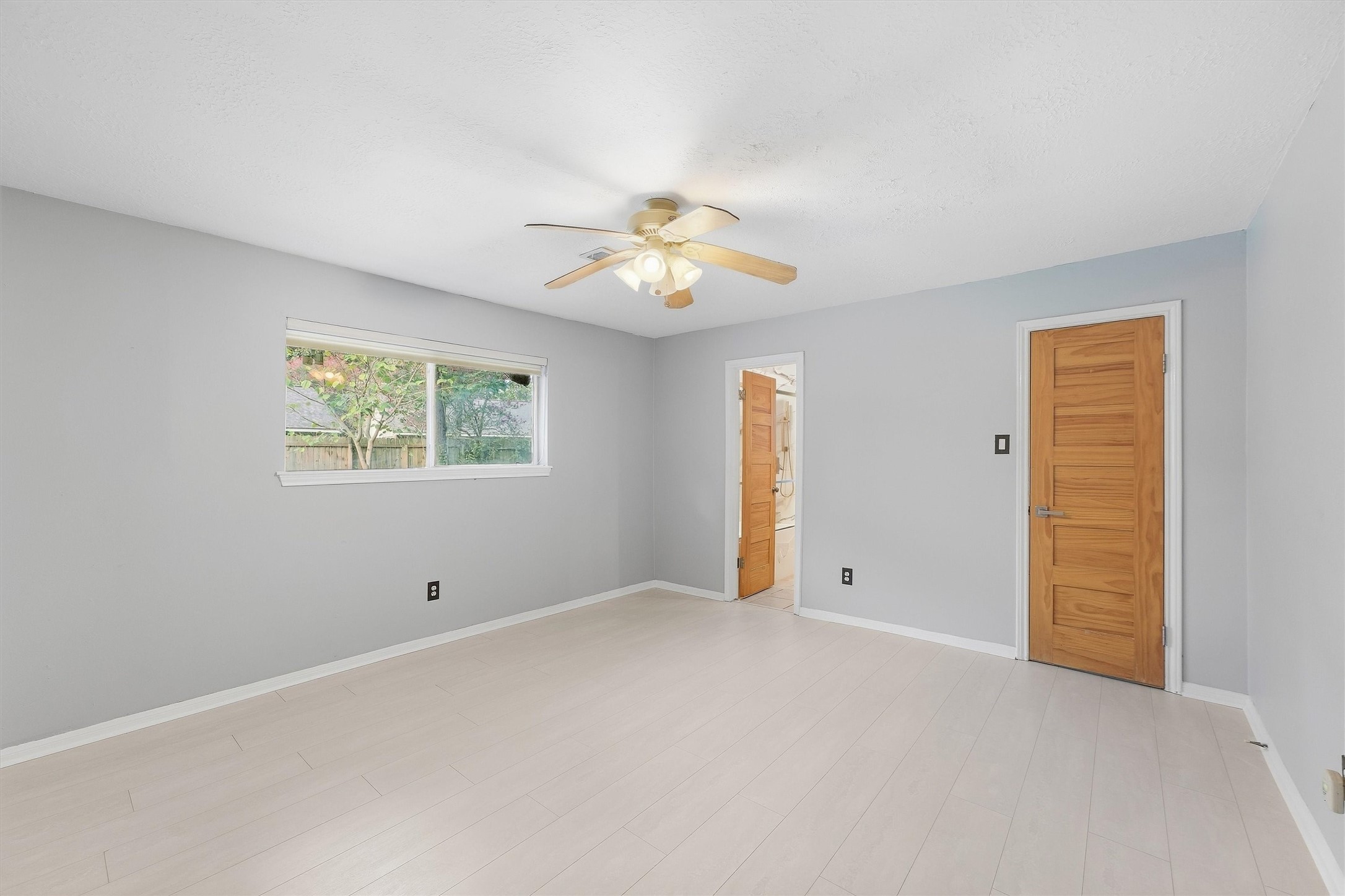 2010 River Village Drive Property Photo 9