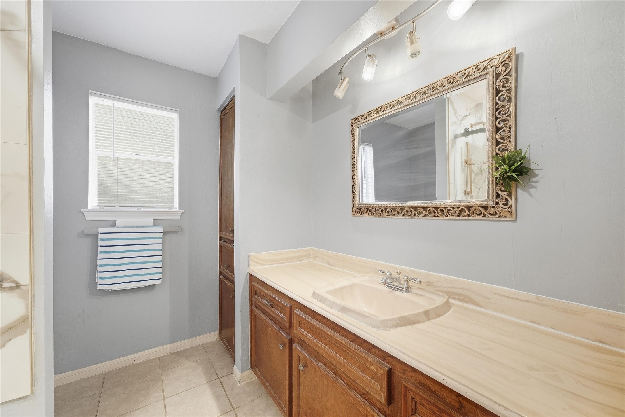 2010 River Village Drive Property Photo 18