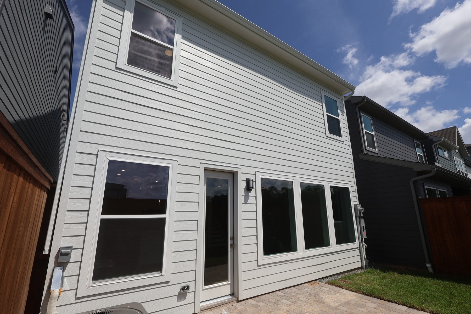 16023 Hayes Park Drive Property Photo 6