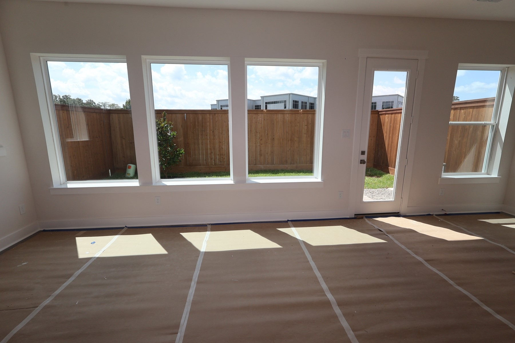 16023 Hayes Park Drive Property Photo 10