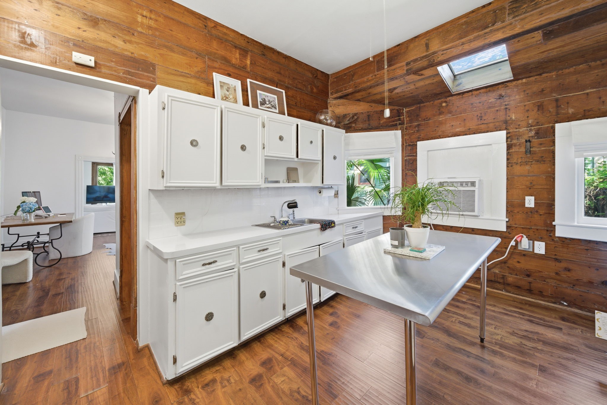 840 Cortlandt Street 8 Property Photo 7