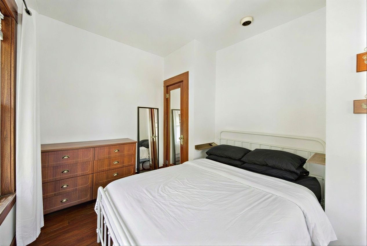840 Cortlandt Street 8 Property Photo 17