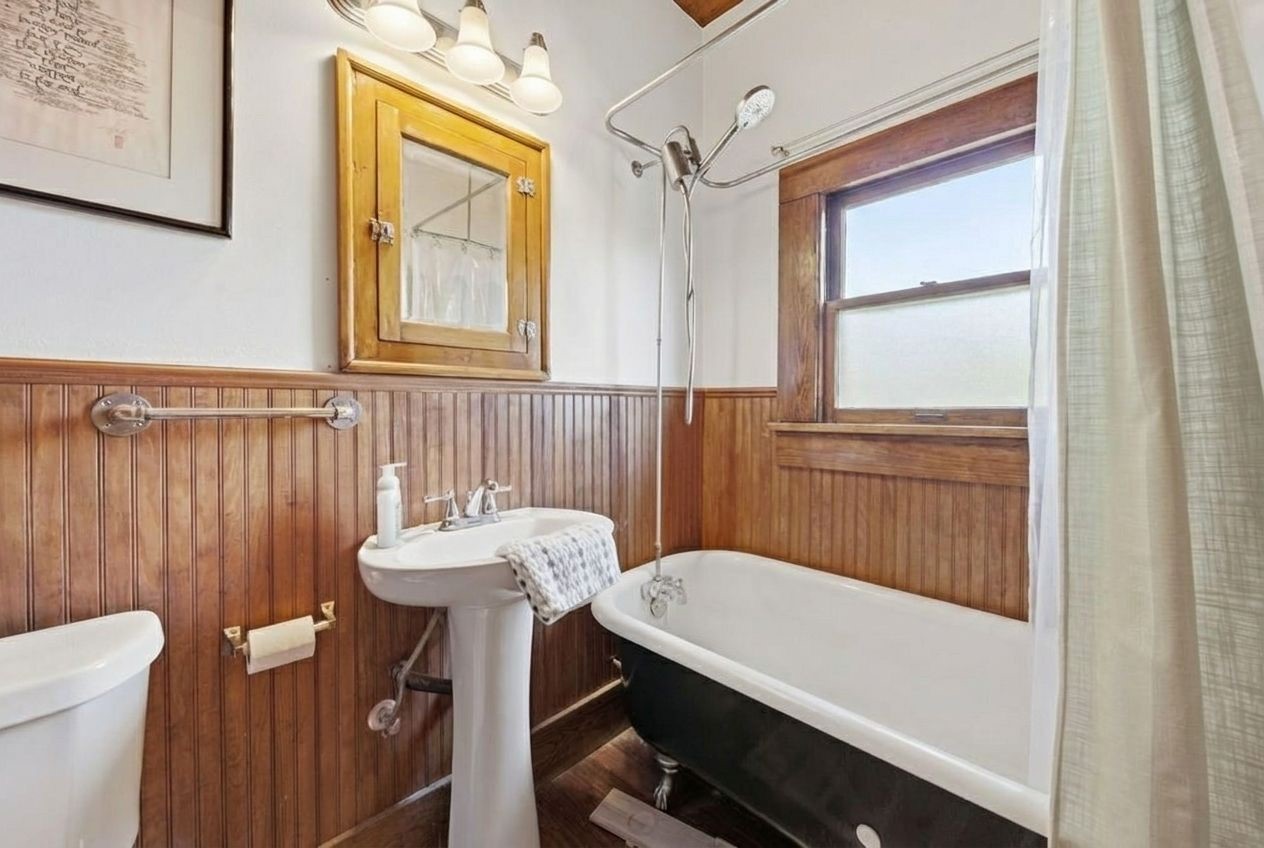 840 Cortlandt Street 8 Property Photo 24
