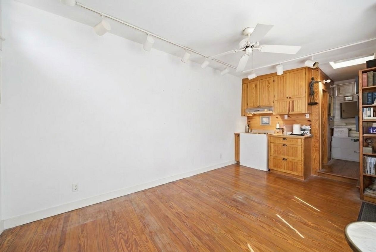 840 Cortlandt Street 8 Property Photo 28
