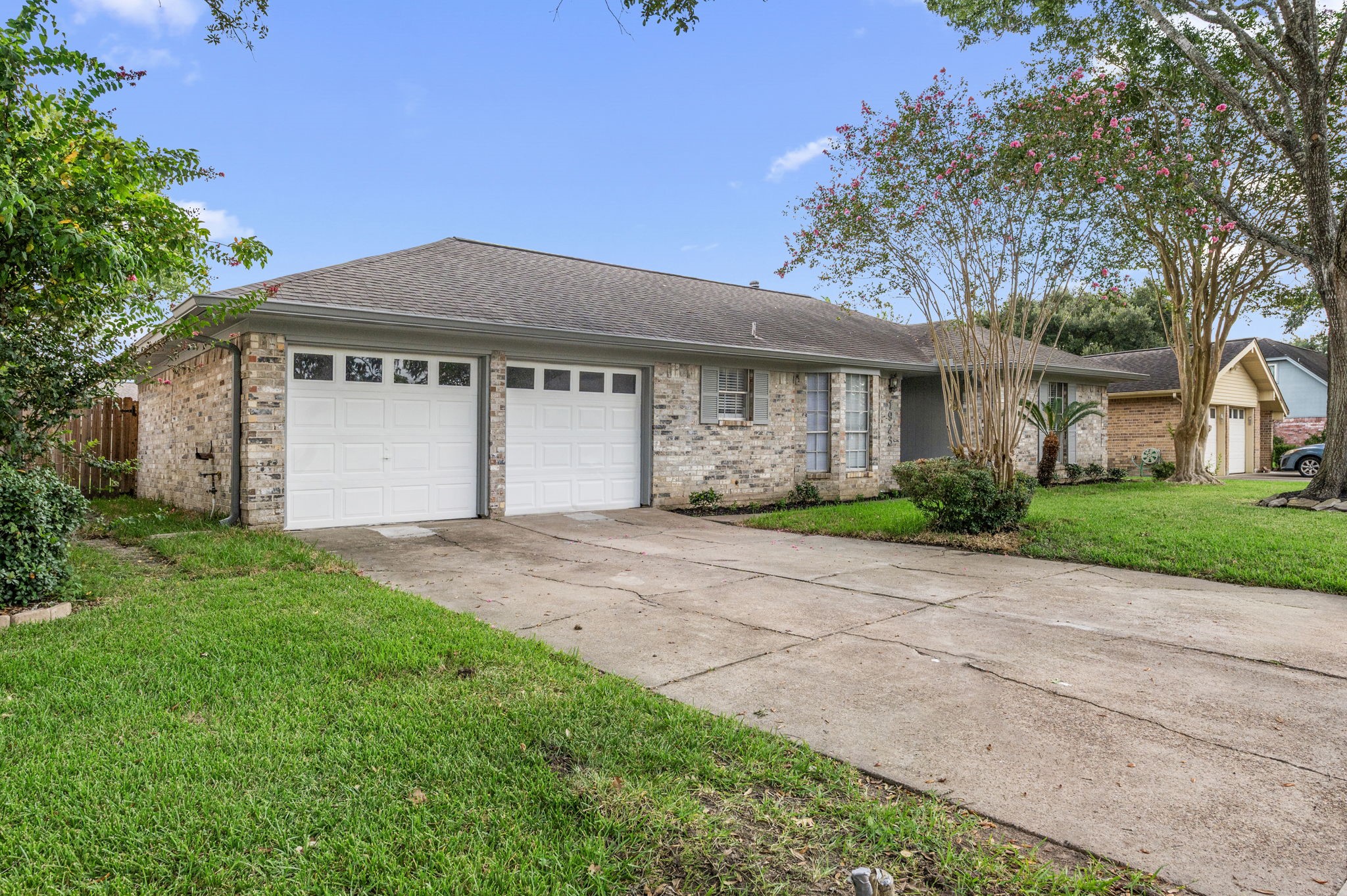 1923 Winding Creek Drive Property Photo 4