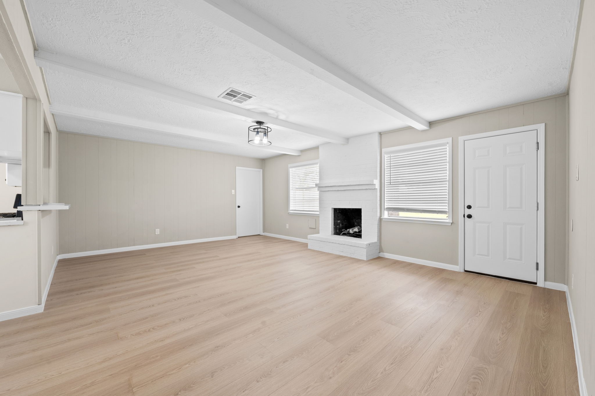 1923 Winding Creek Drive Property Photo 6