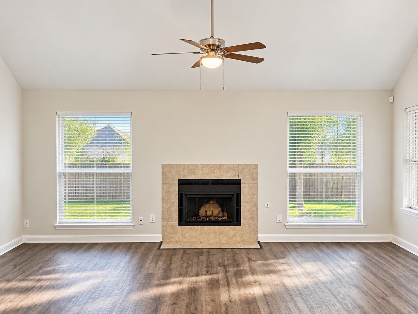 16027 Hollow Rock Drive Property Photo 2