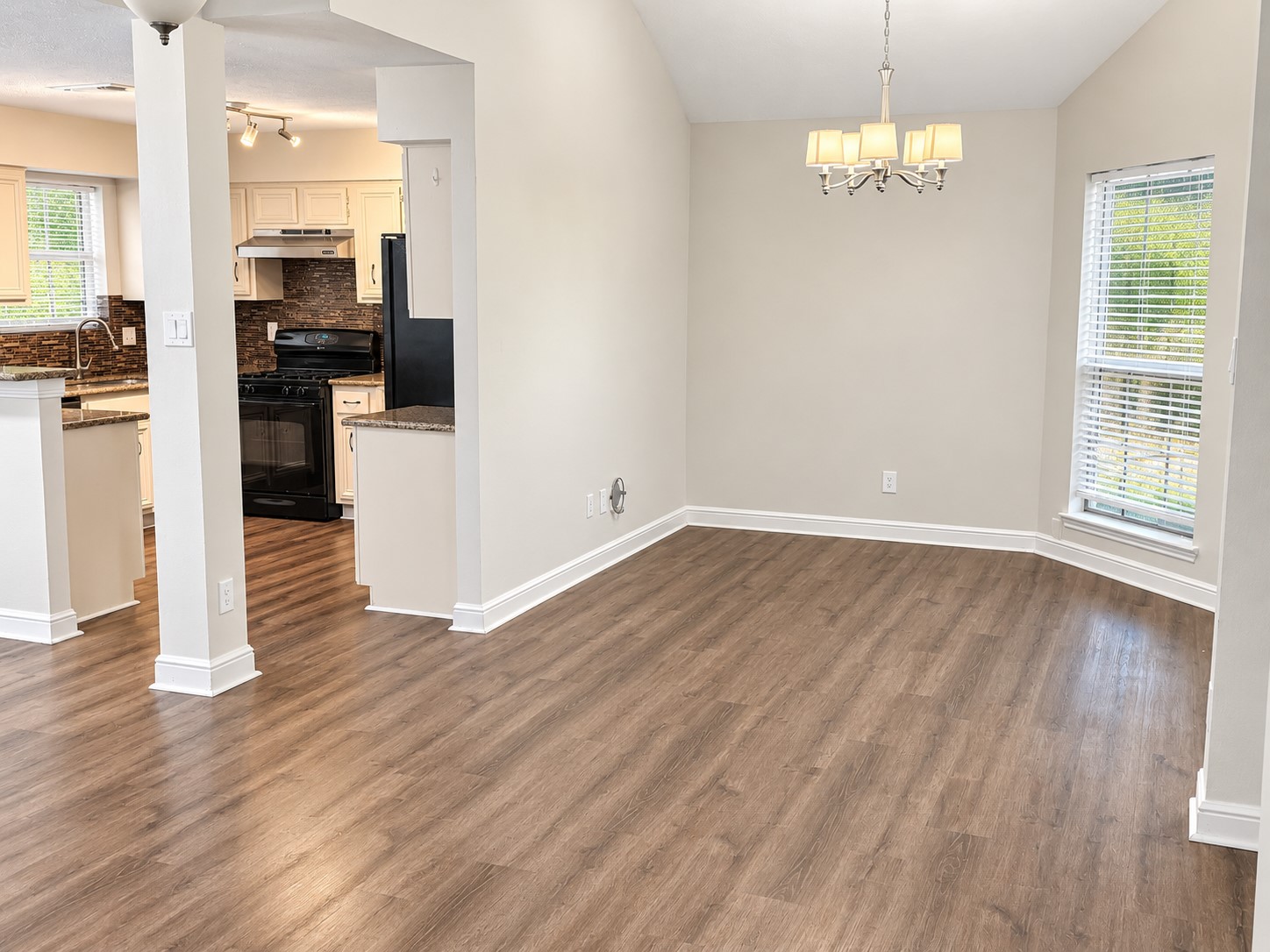 16027 Hollow Rock Drive Property Photo 9