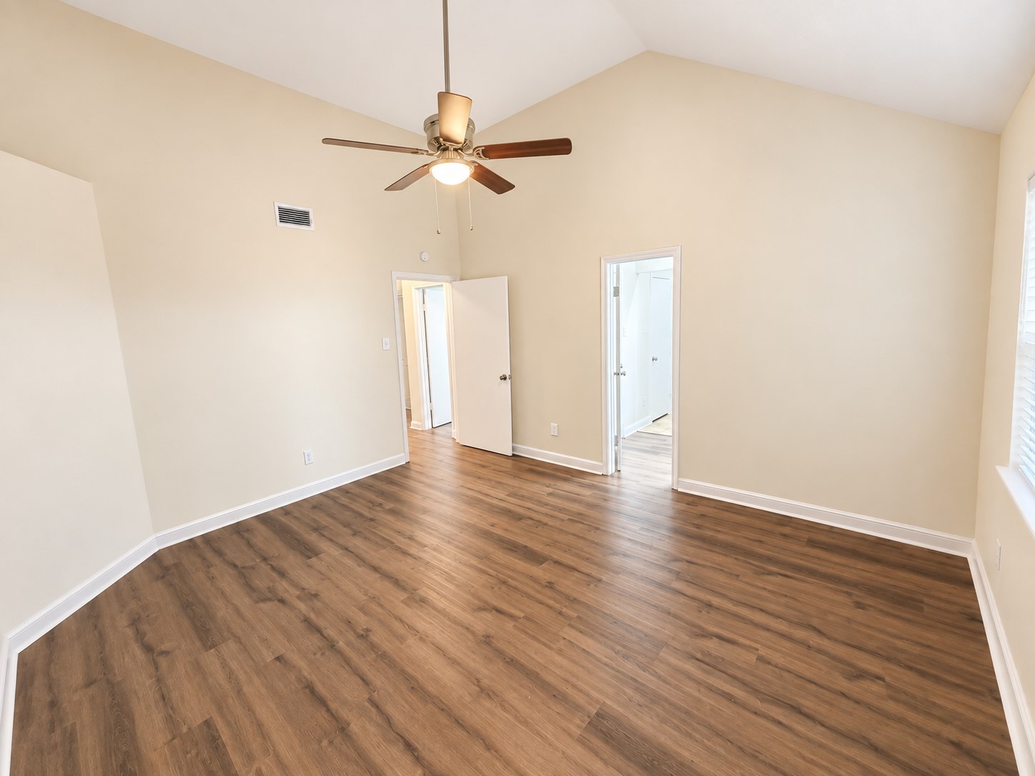 16027 Hollow Rock Drive Property Photo 14