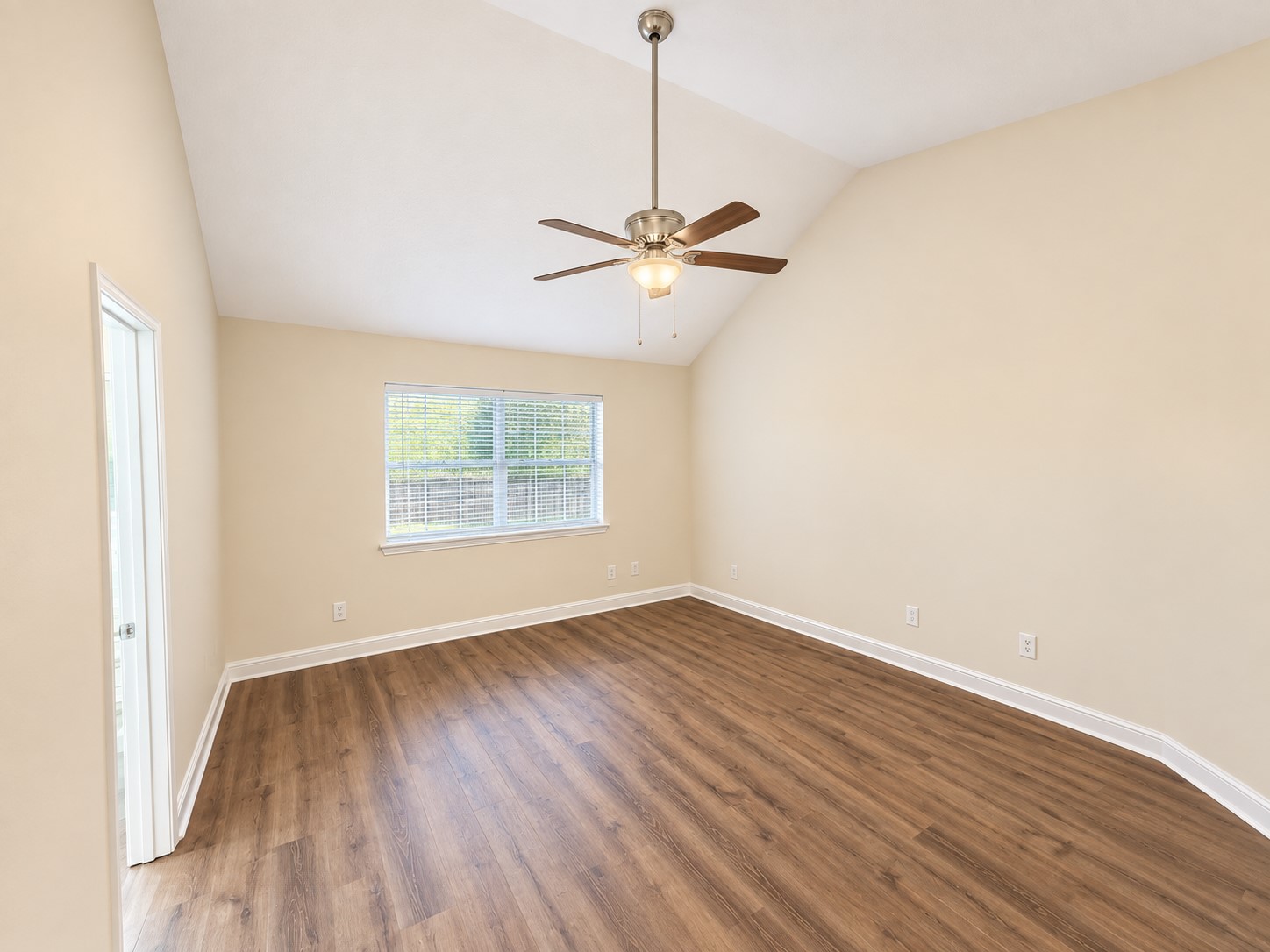 16027 Hollow Rock Drive Property Photo 15