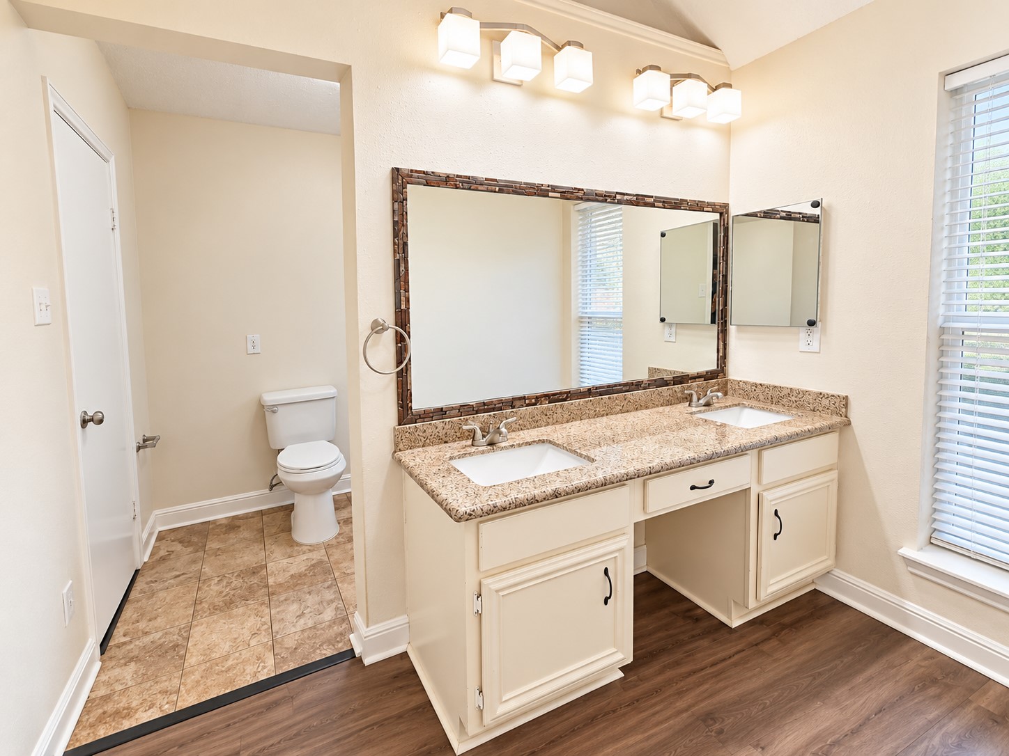 16027 Hollow Rock Drive Property Photo 17