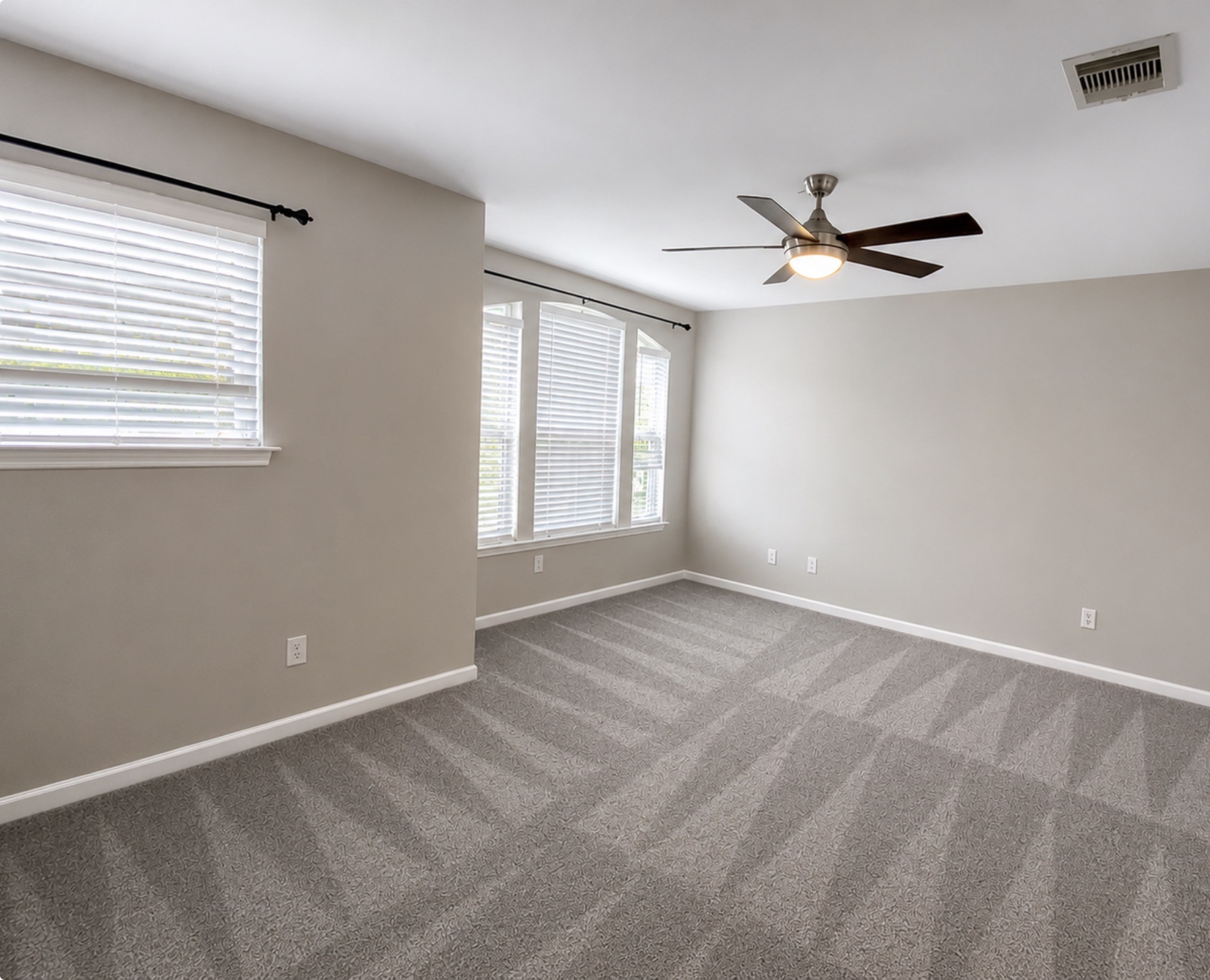 19154 Yellow Thrush Drive Property Photo 12
