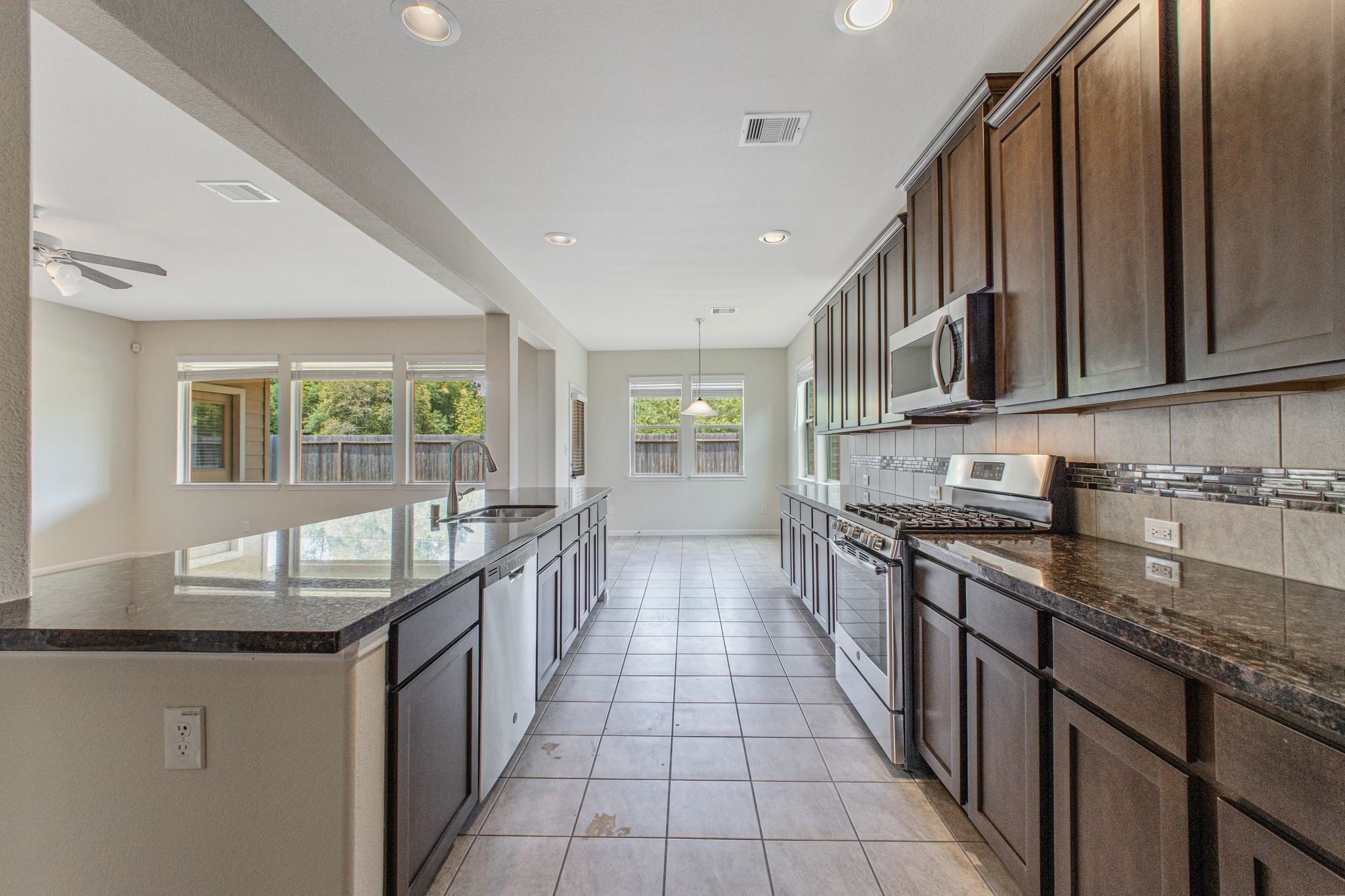431 American Black Bear Drive Property Photo 7