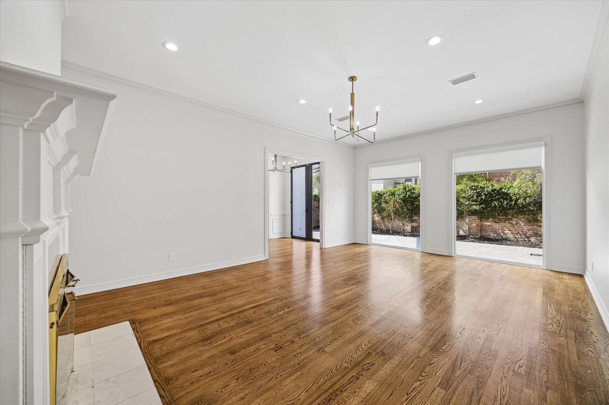 983 S Post Oak Lane Property Photo 7