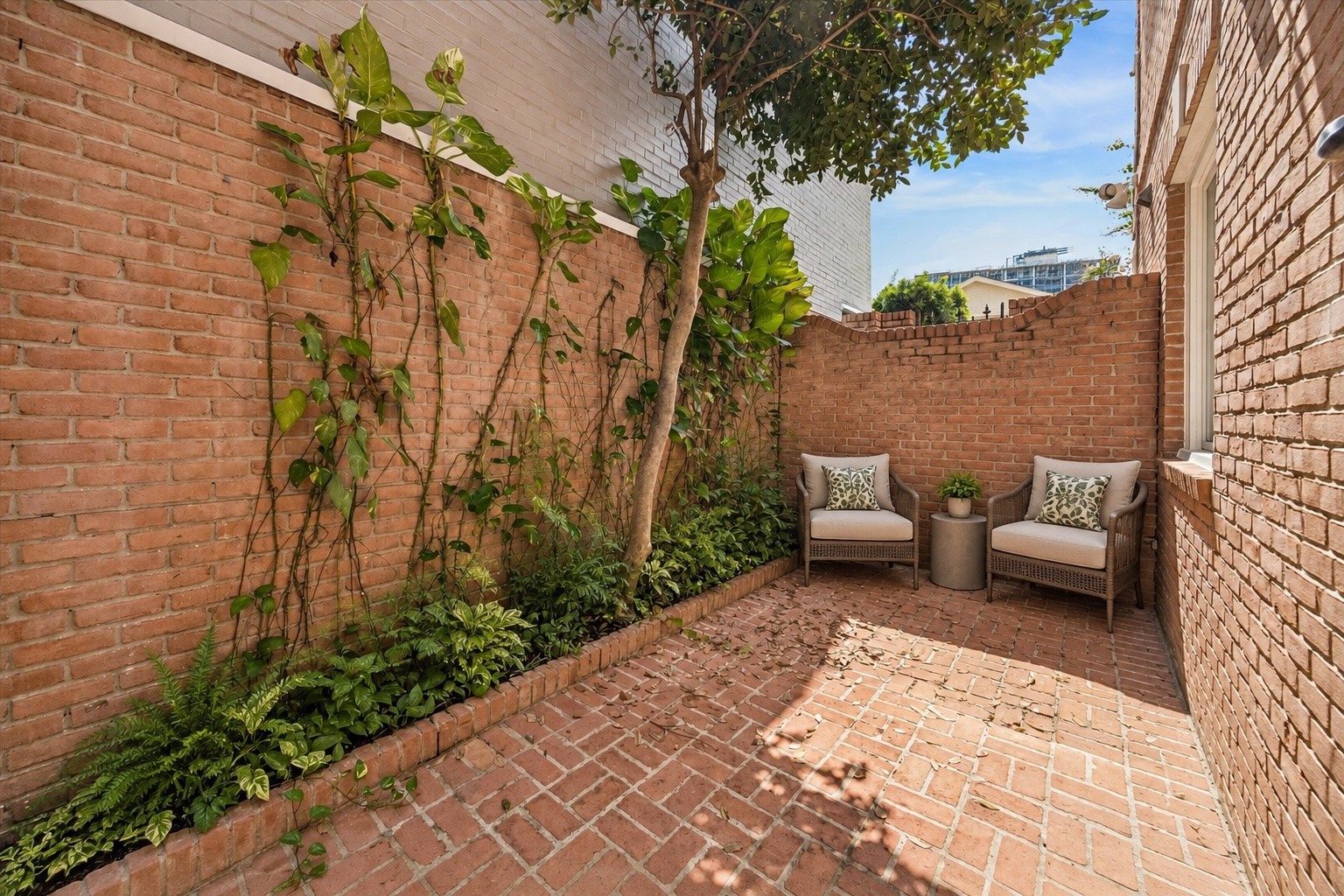 983 S Post Oak Lane Property Photo 19