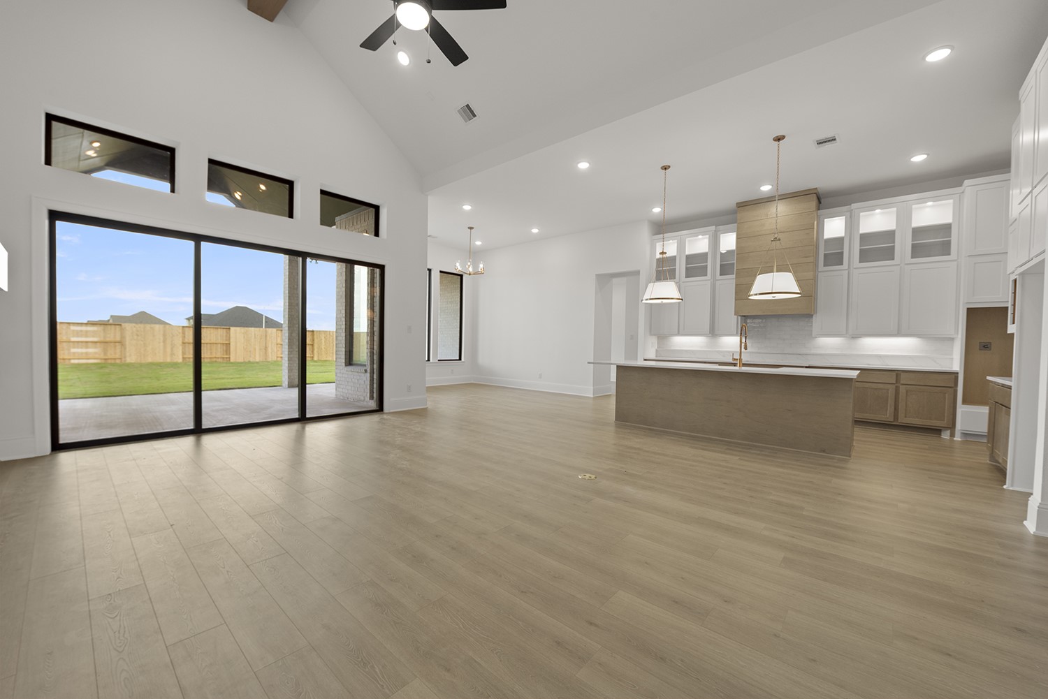9342 Churchill Gardens Court Property Photo 10