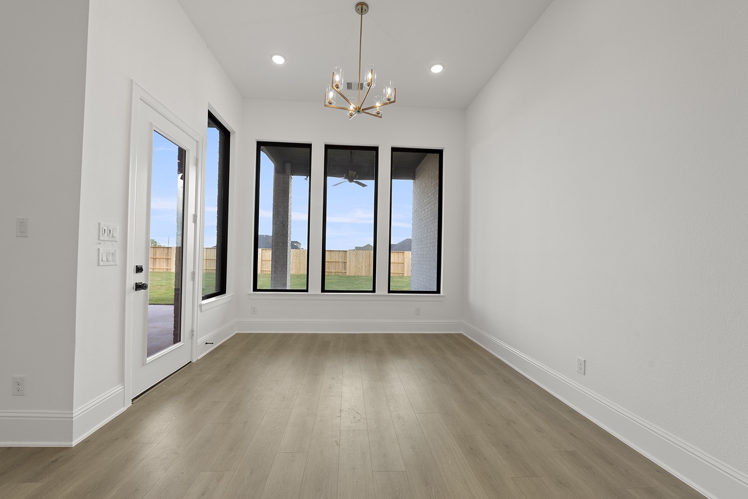 9342 Churchill Gardens Court Property Photo 14