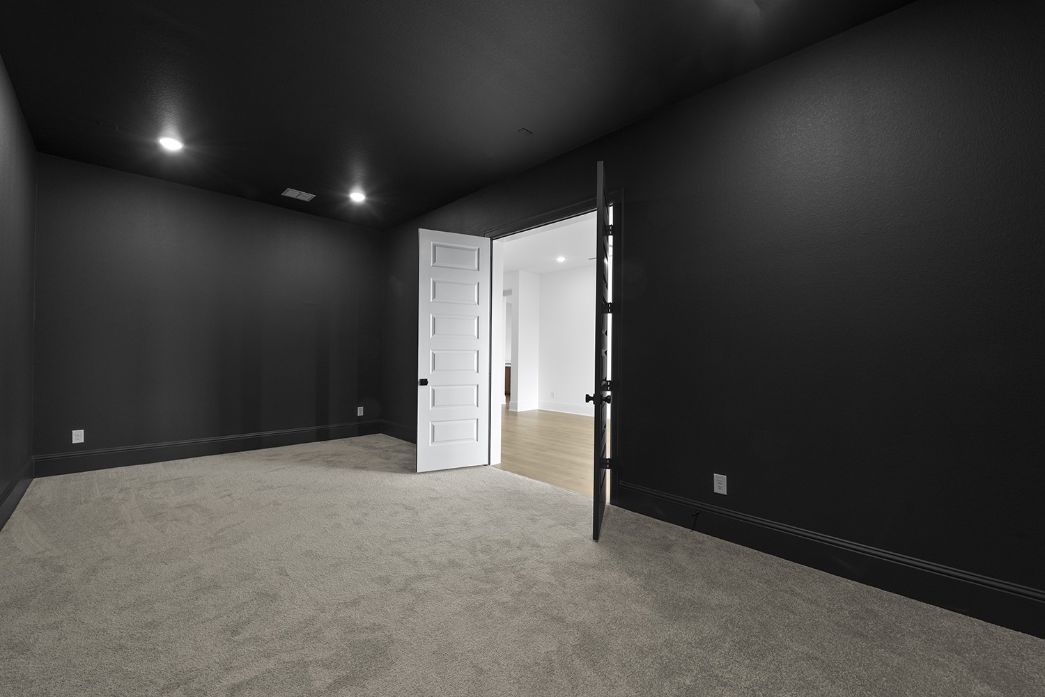 9342 Churchill Gardens Court Property Photo 19