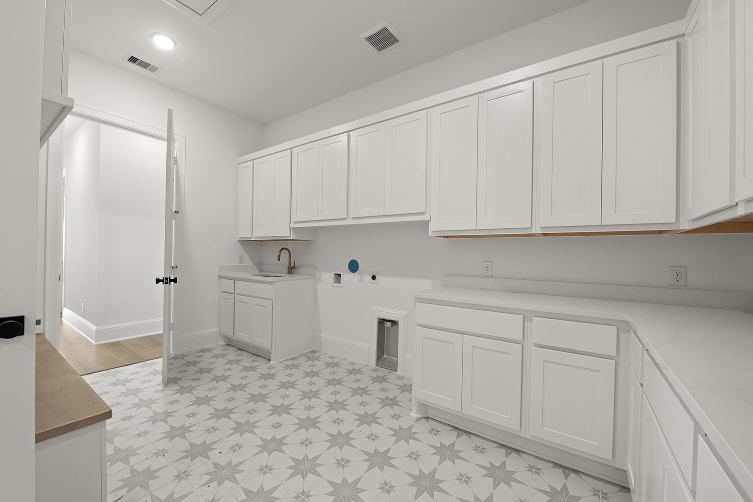 9342 Churchill Gardens Court Property Photo 27
