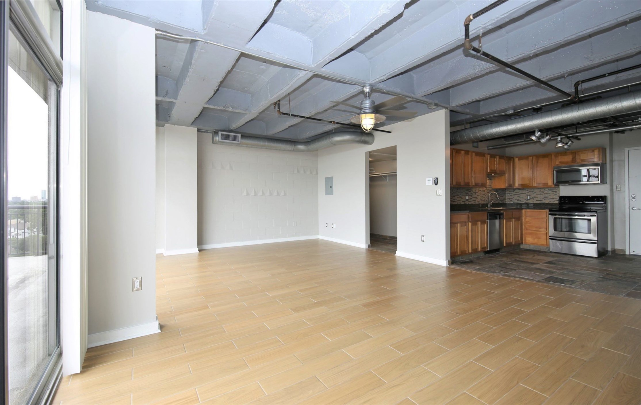 230 W Alabama 1002 Property Photo 3