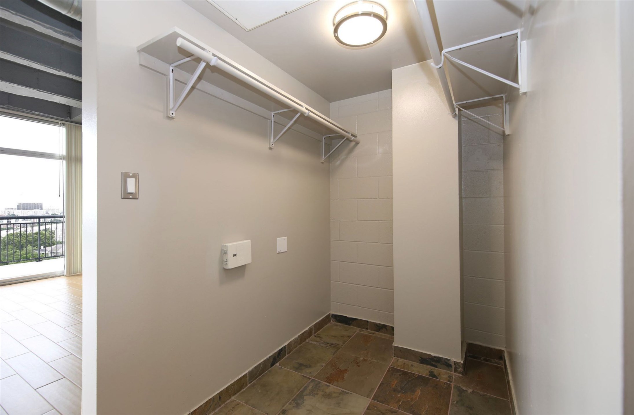 230 W Alabama 1002 Property Photo 8