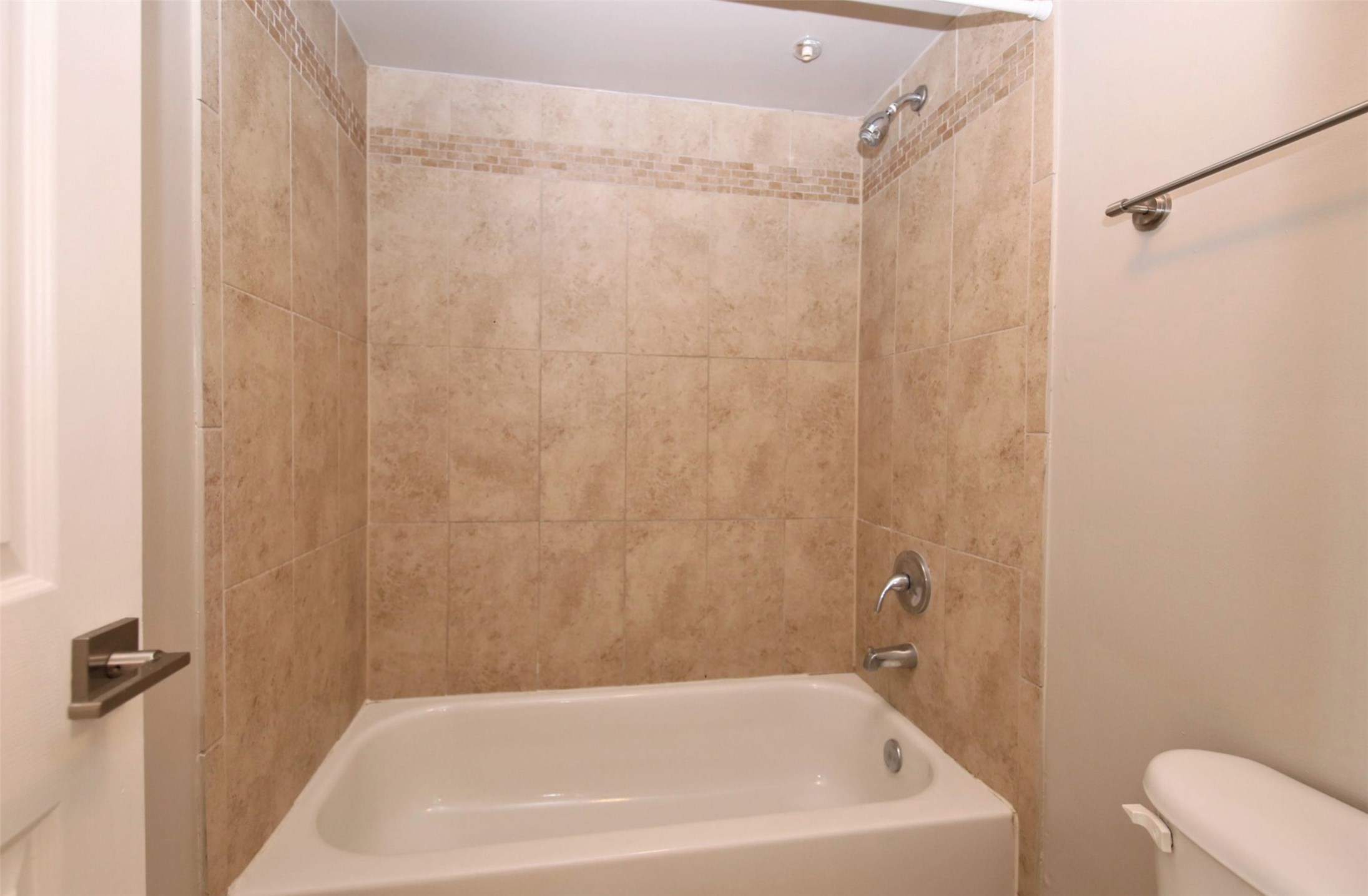 230 W Alabama 1002 Property Photo 10