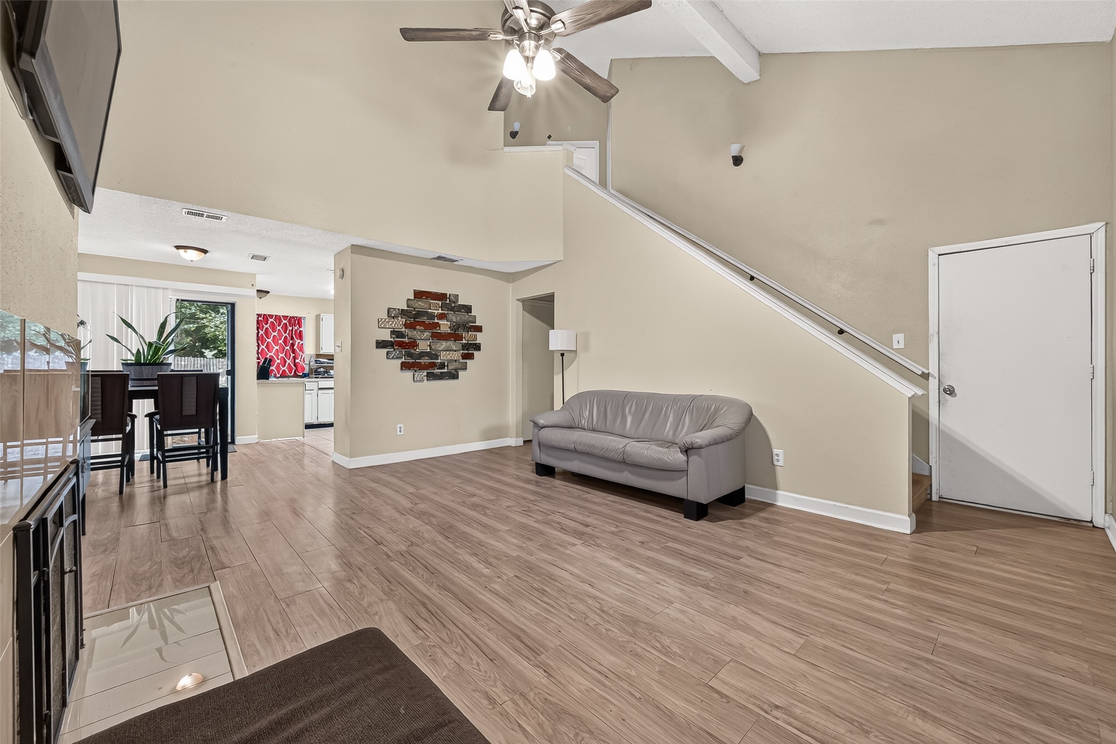2019 Greenwest Drive Property Photo 4