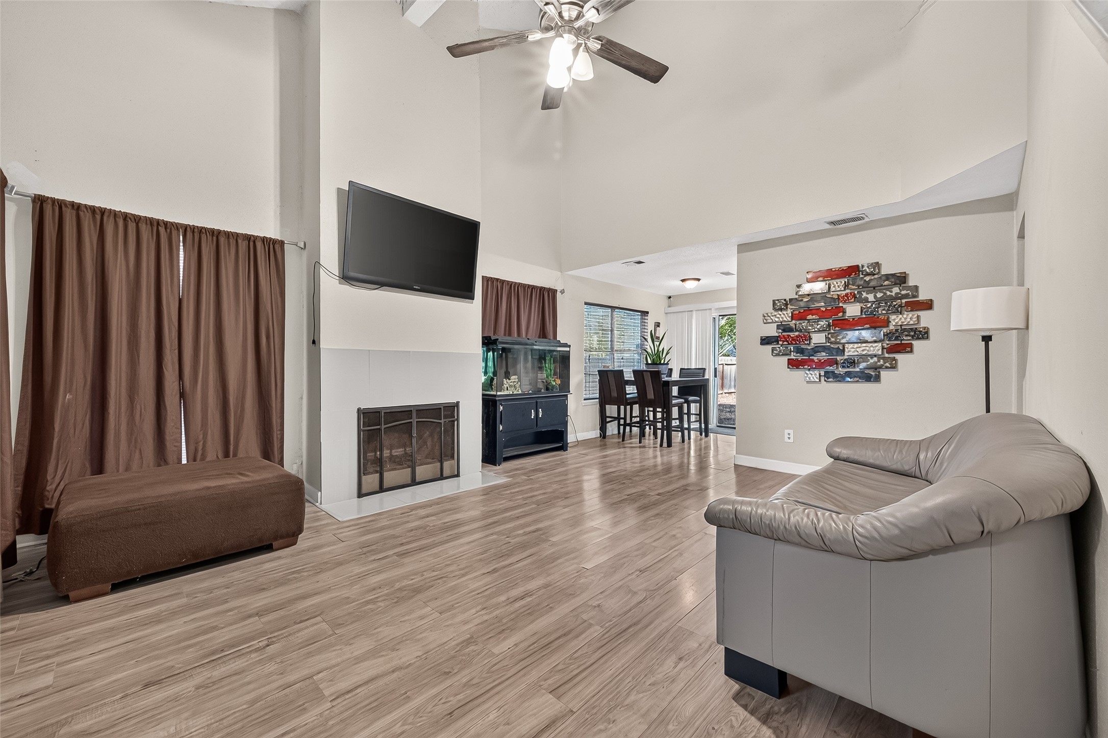 2019 Greenwest Drive Property Photo 5