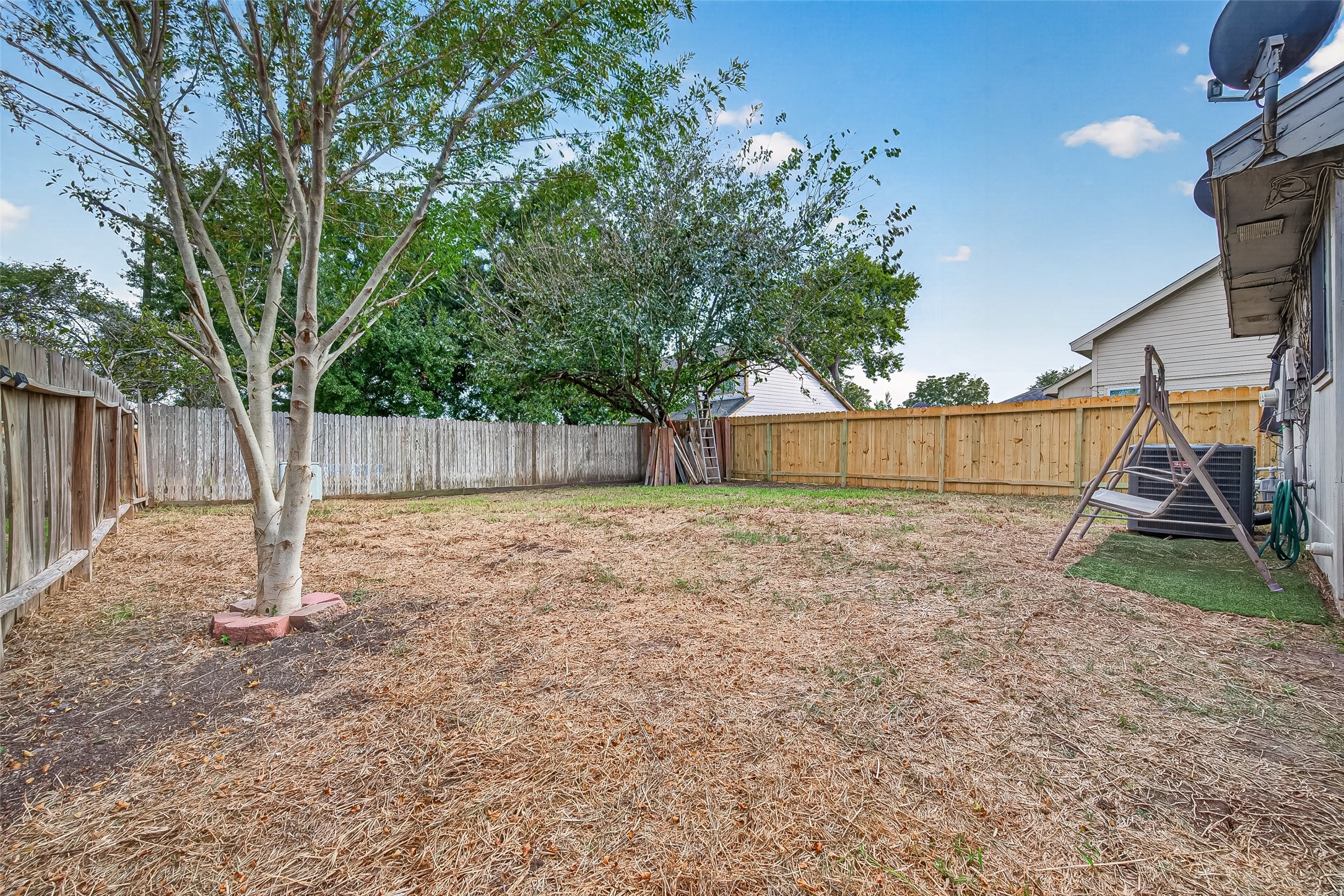 2019 Greenwest Drive Property Photo 8