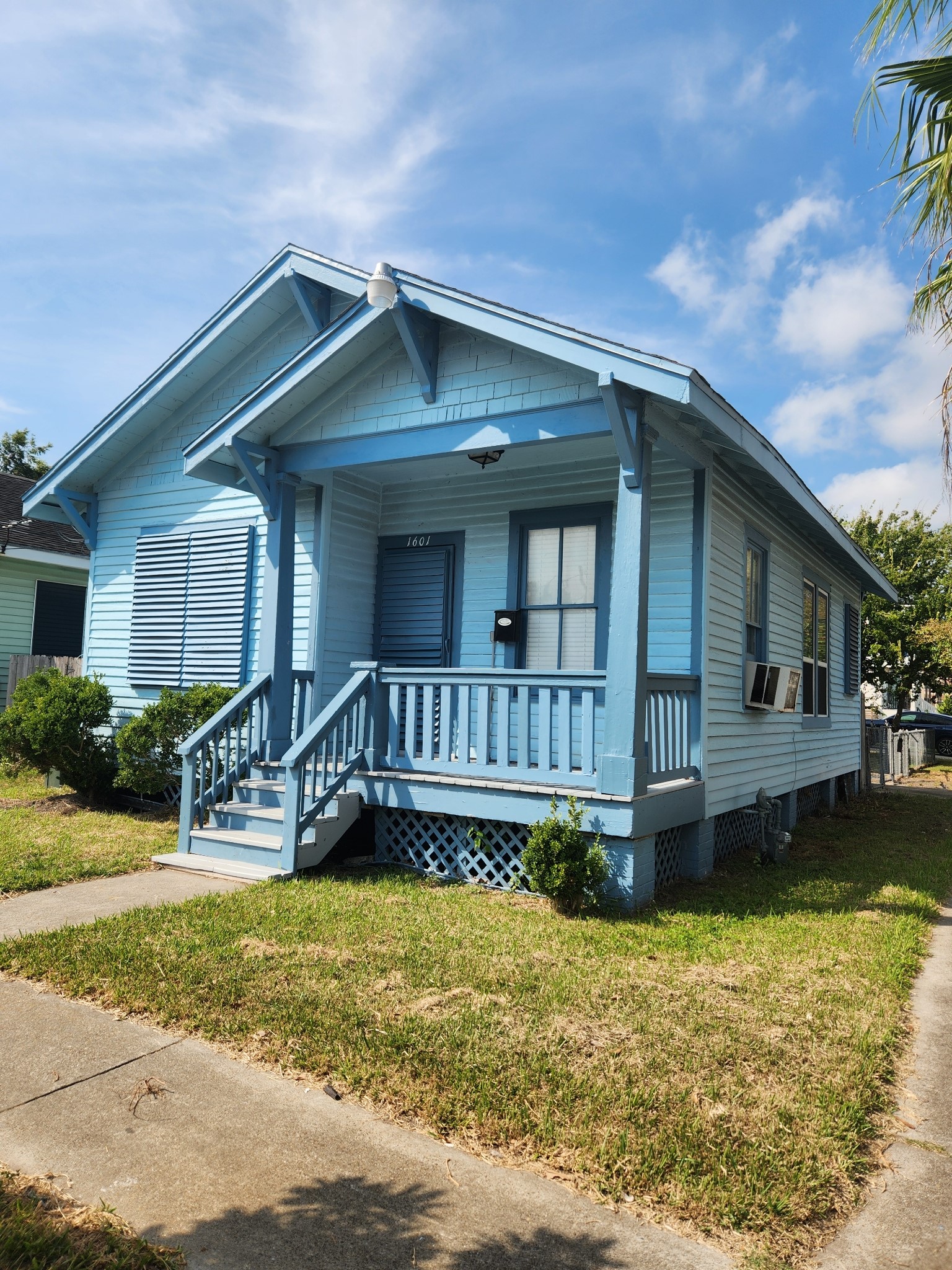 1601 40th Street Property Photo 2